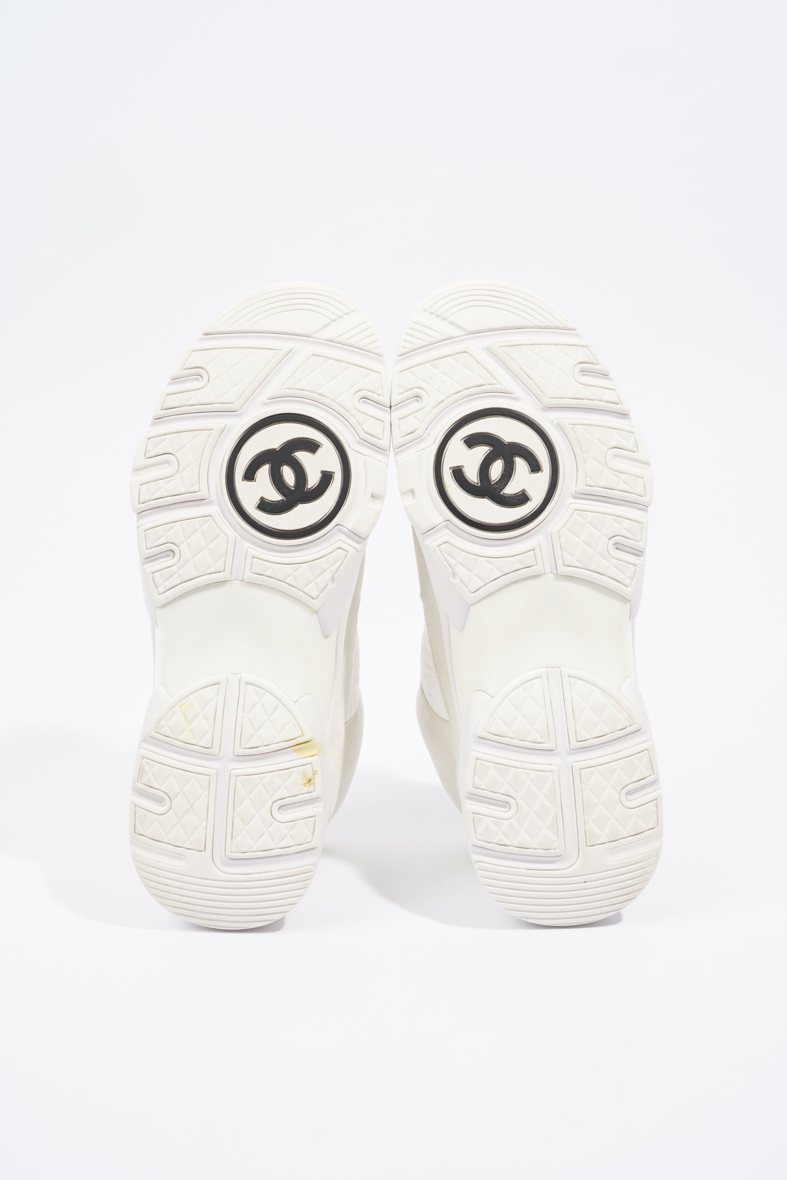 Chanel CC Runner White / Beige EU 38.5 / UK 5.5