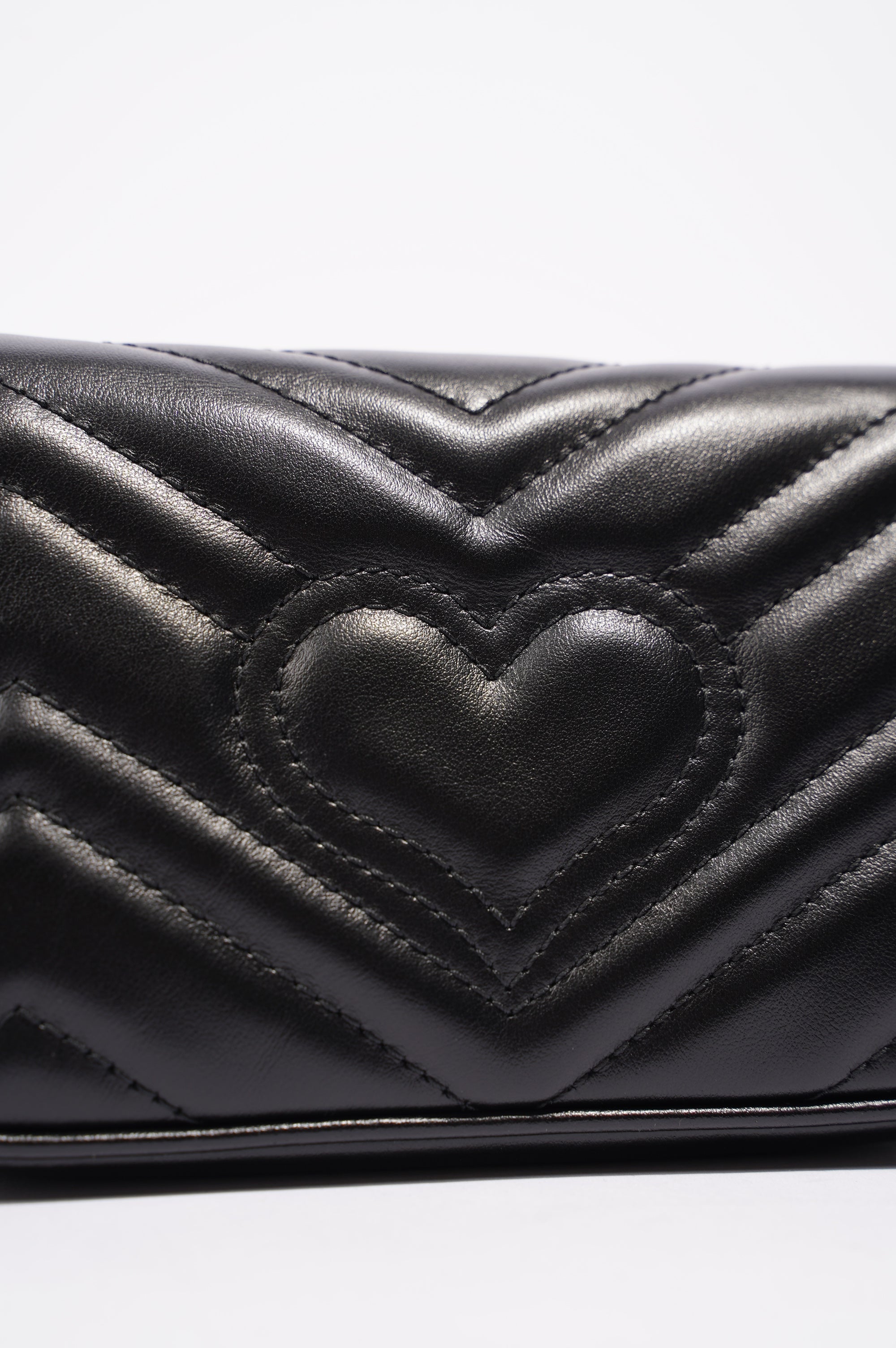 Gucci Womens Marmont Flap Black / Gold Super Mini