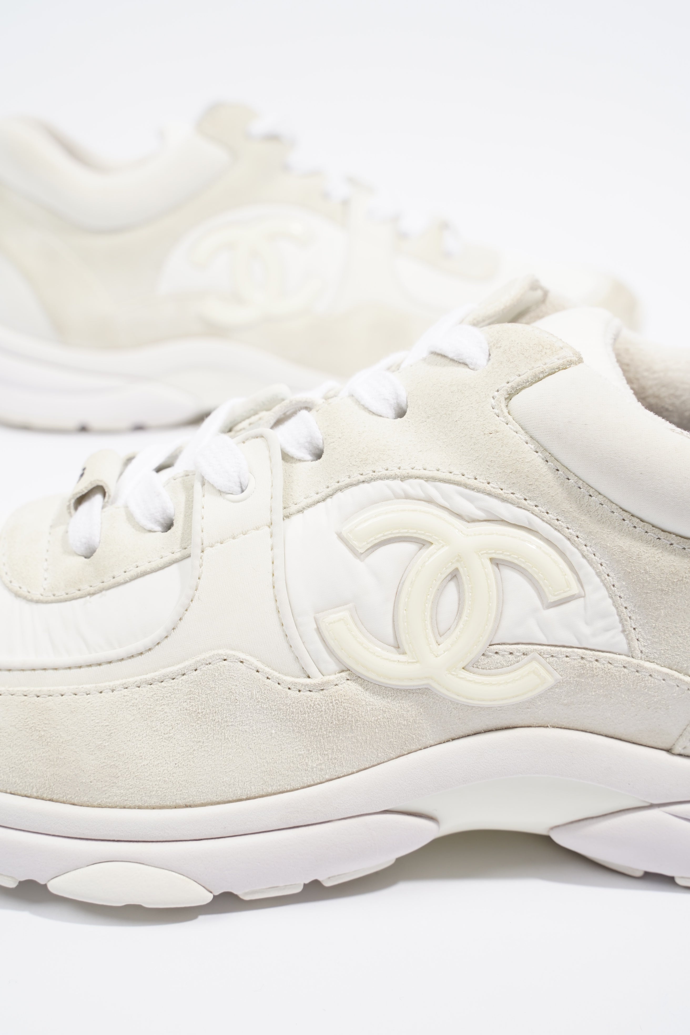 Chanel CC Runner White / Beige EU 38.5 / UK 5.5