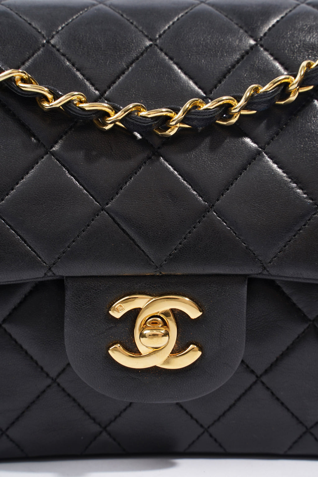 Chanel Womens Vintage Double Flap Lambskin Black Leather Medium