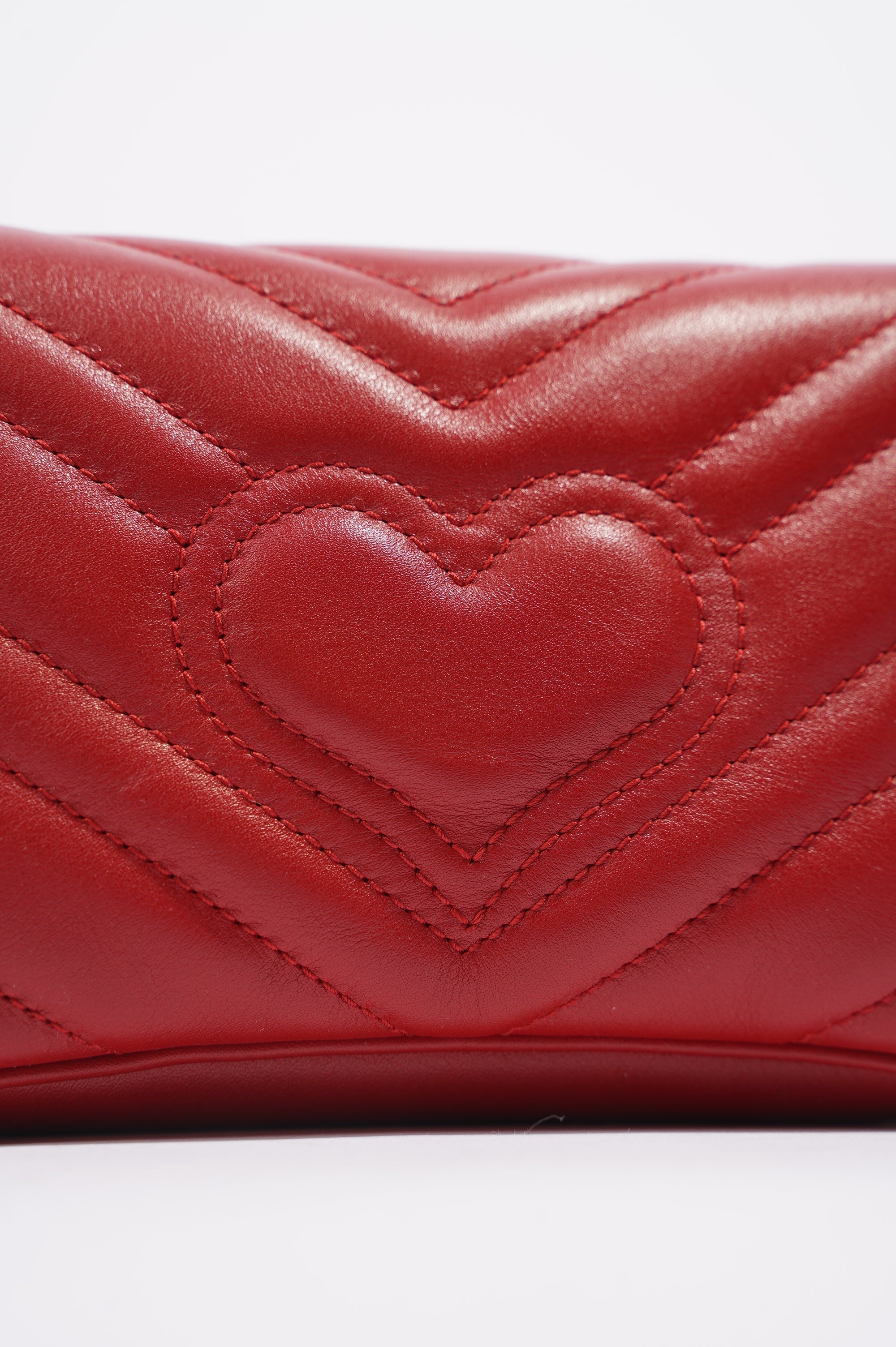Gucci Womens Marmont Flap Red / Gold Super Mini