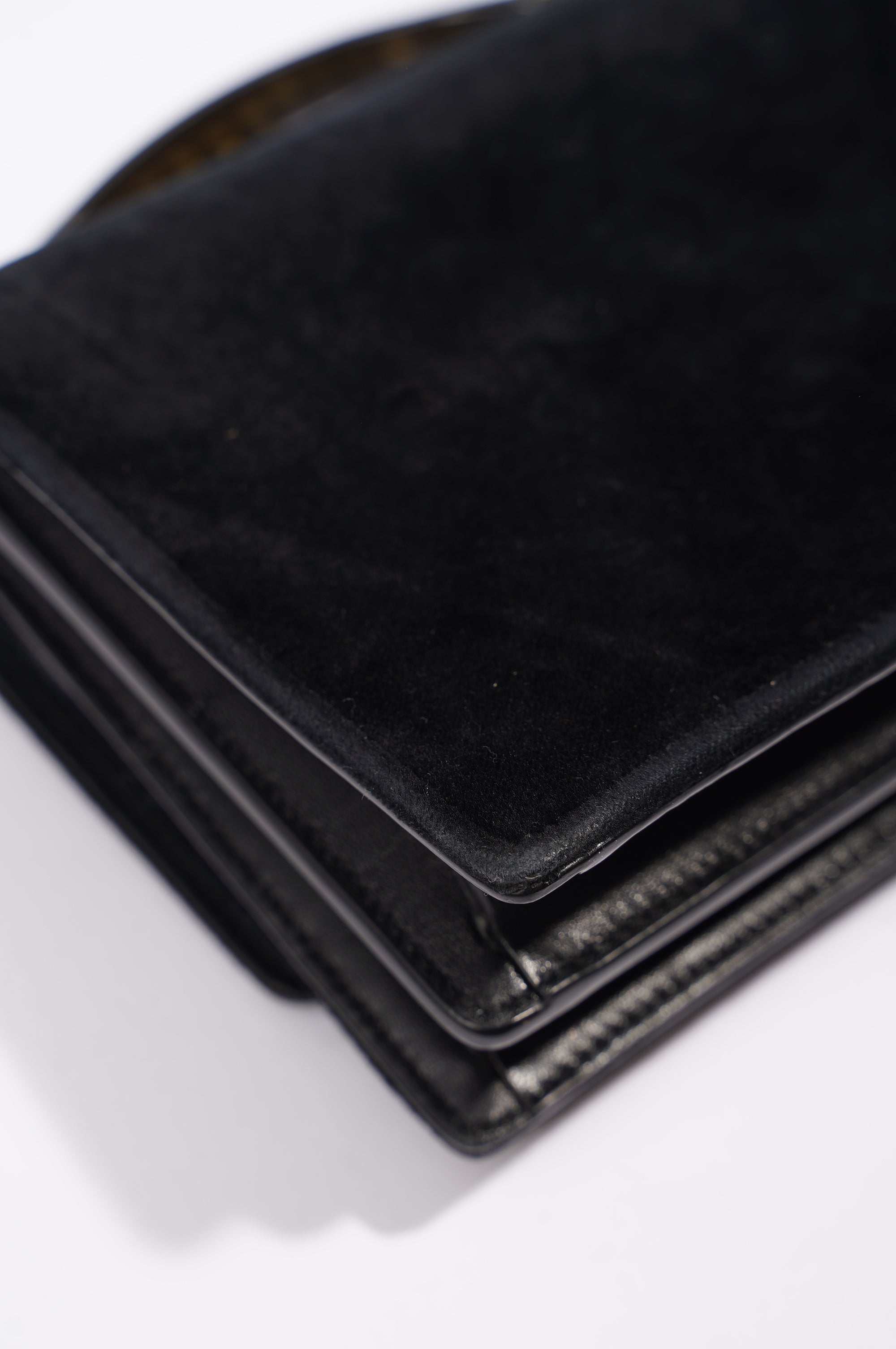 Saint Laurent Womens Sunset Black Velvet Small