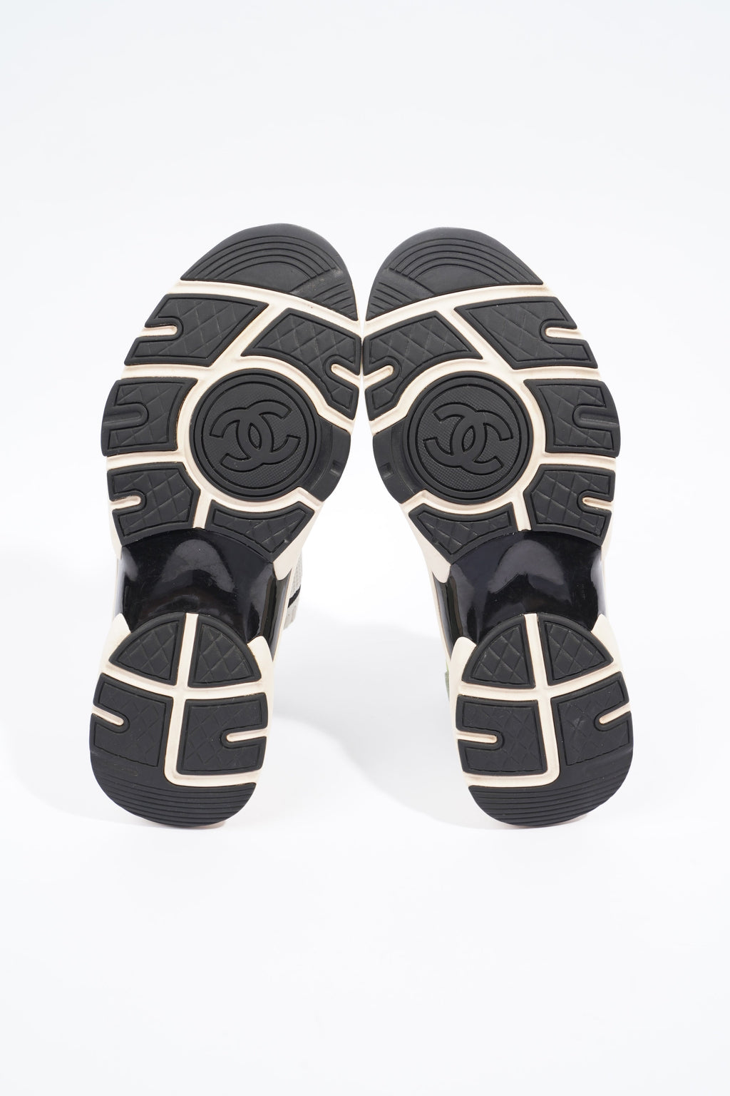 Chanel Womens CC Runner Green / Black / White EU 39.5 / UK 6.5