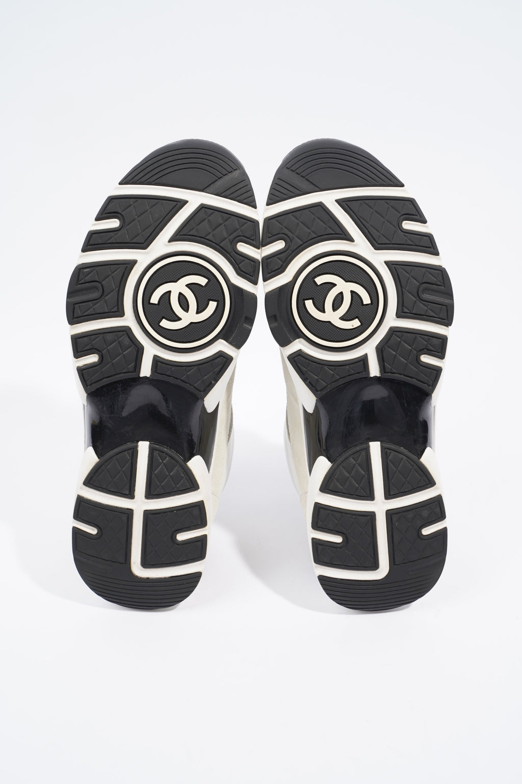 Chanel CC Runner White / Beige EU 41 / UK 8