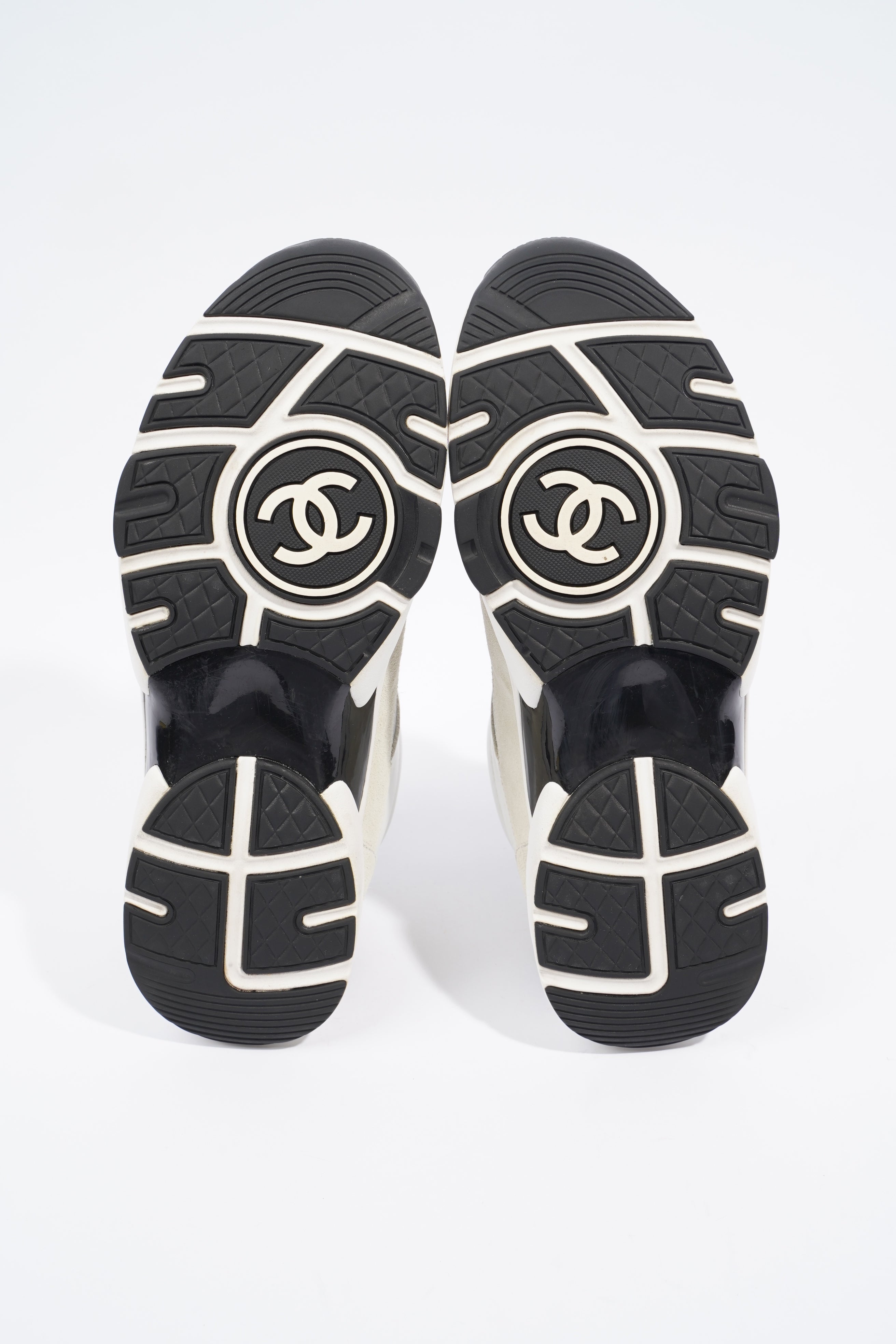 Chanel CC Runner White / Beige EU 41 / UK 8