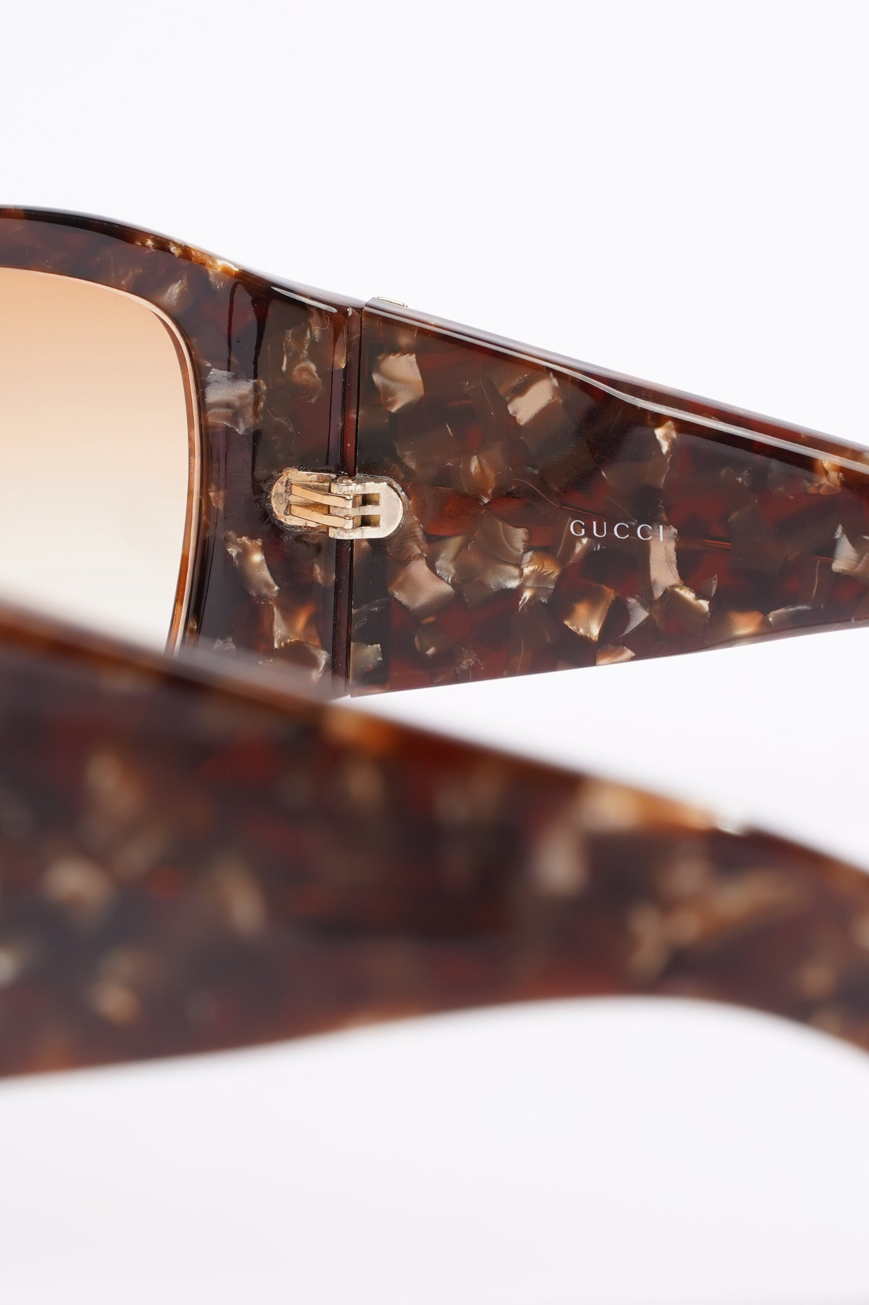 Gucci GG 2902 Sunglasses Tortoise Shell Acetate 105