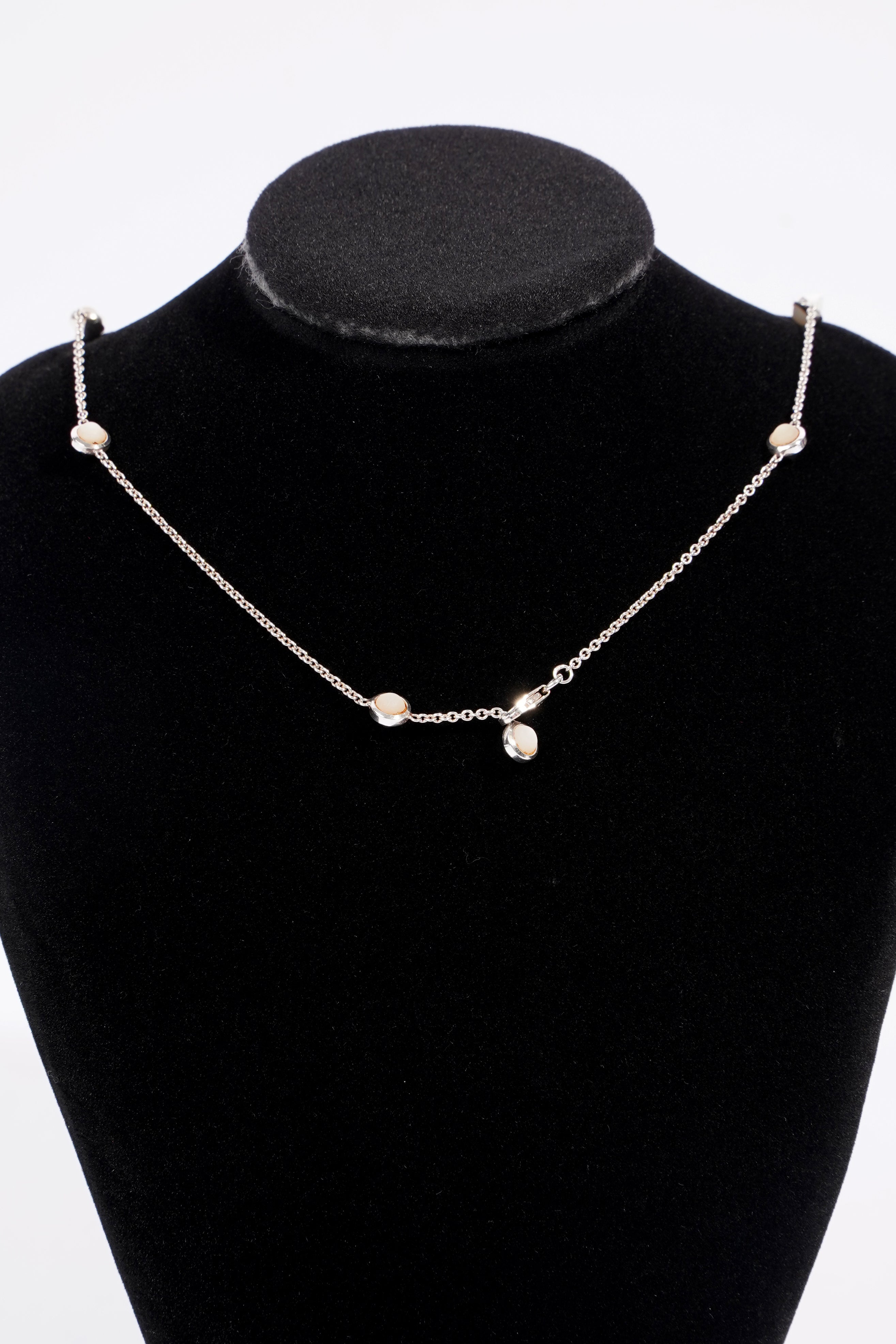 Gucci Mother of Pearl GG Necklace Sterling Silver