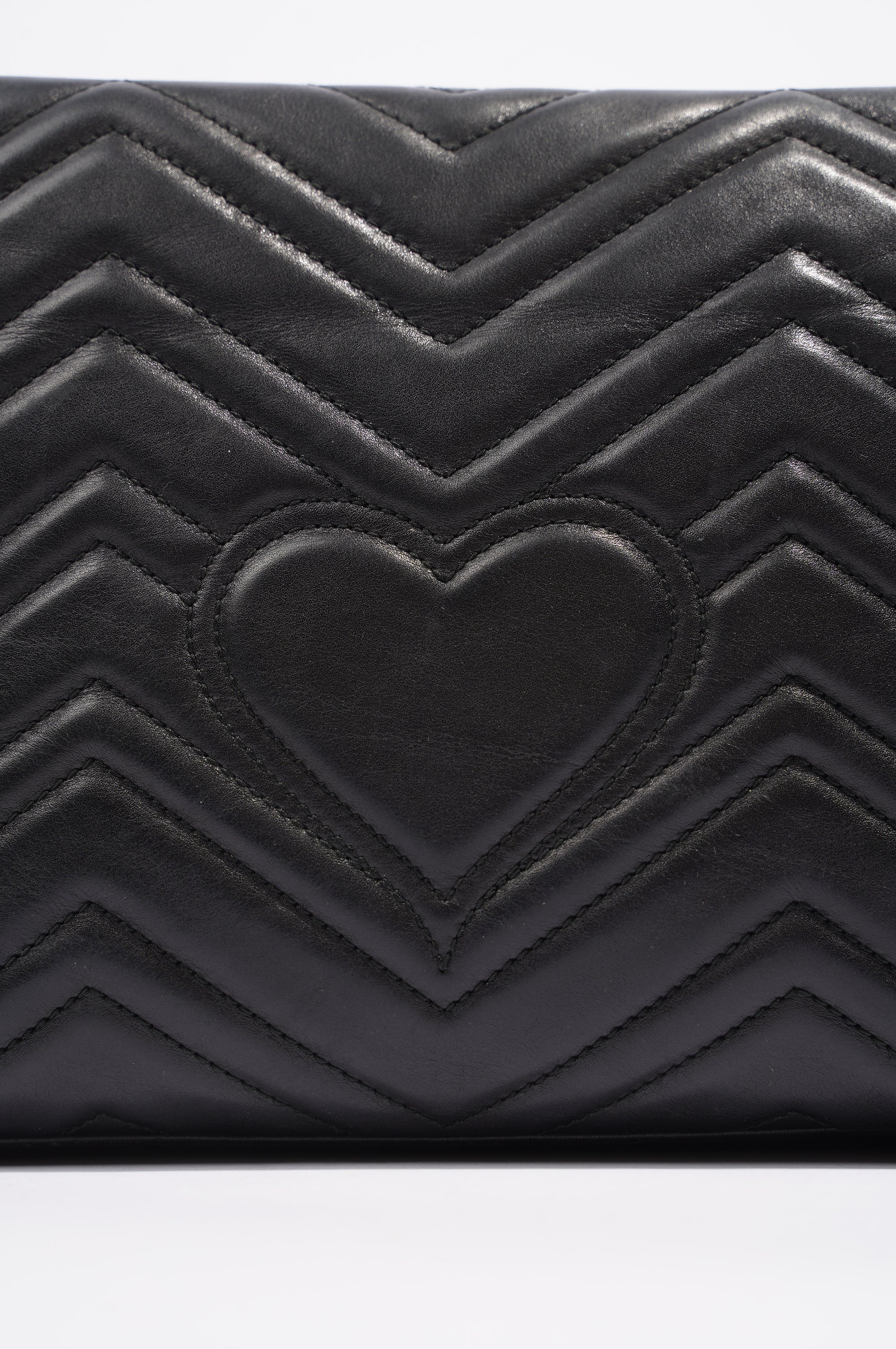 Gucci Womens Marmont Flap Bag Black Leather Medium