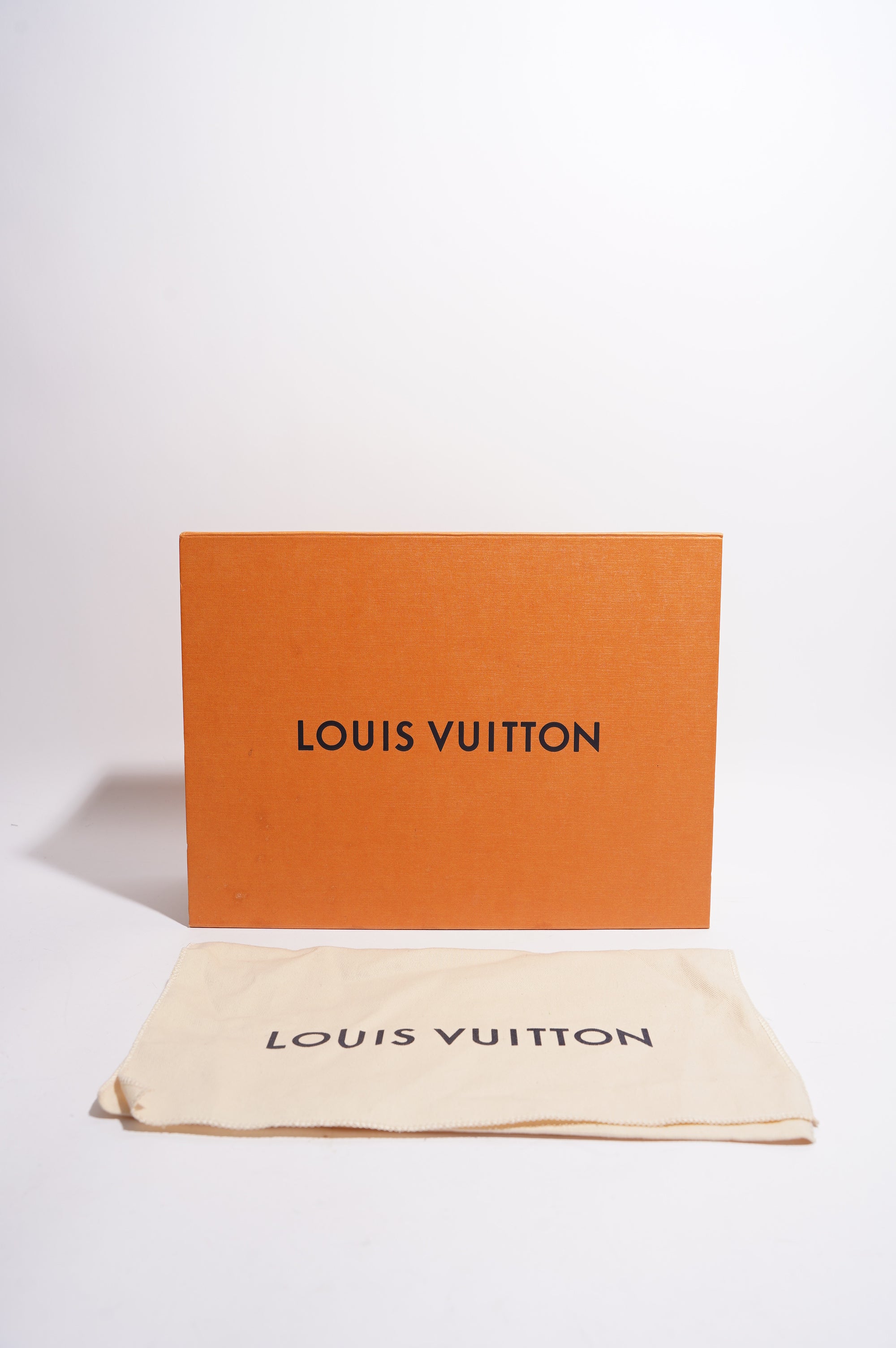 Louis Vuitton Womens Game On Toiletry 26 Pouch Monogram Canvas