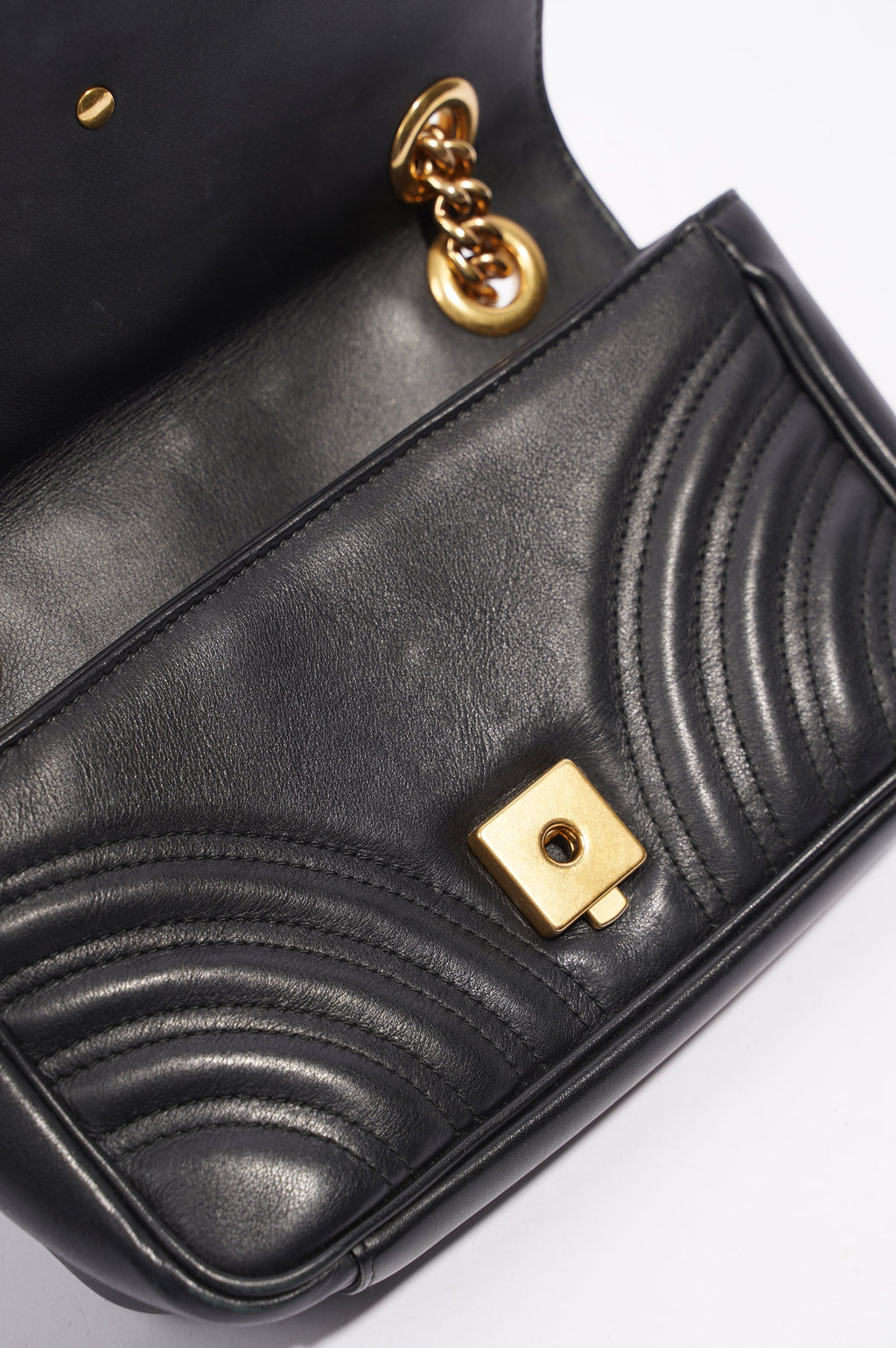 Gucci Womens GG Marmont Flap Bag Black Mini