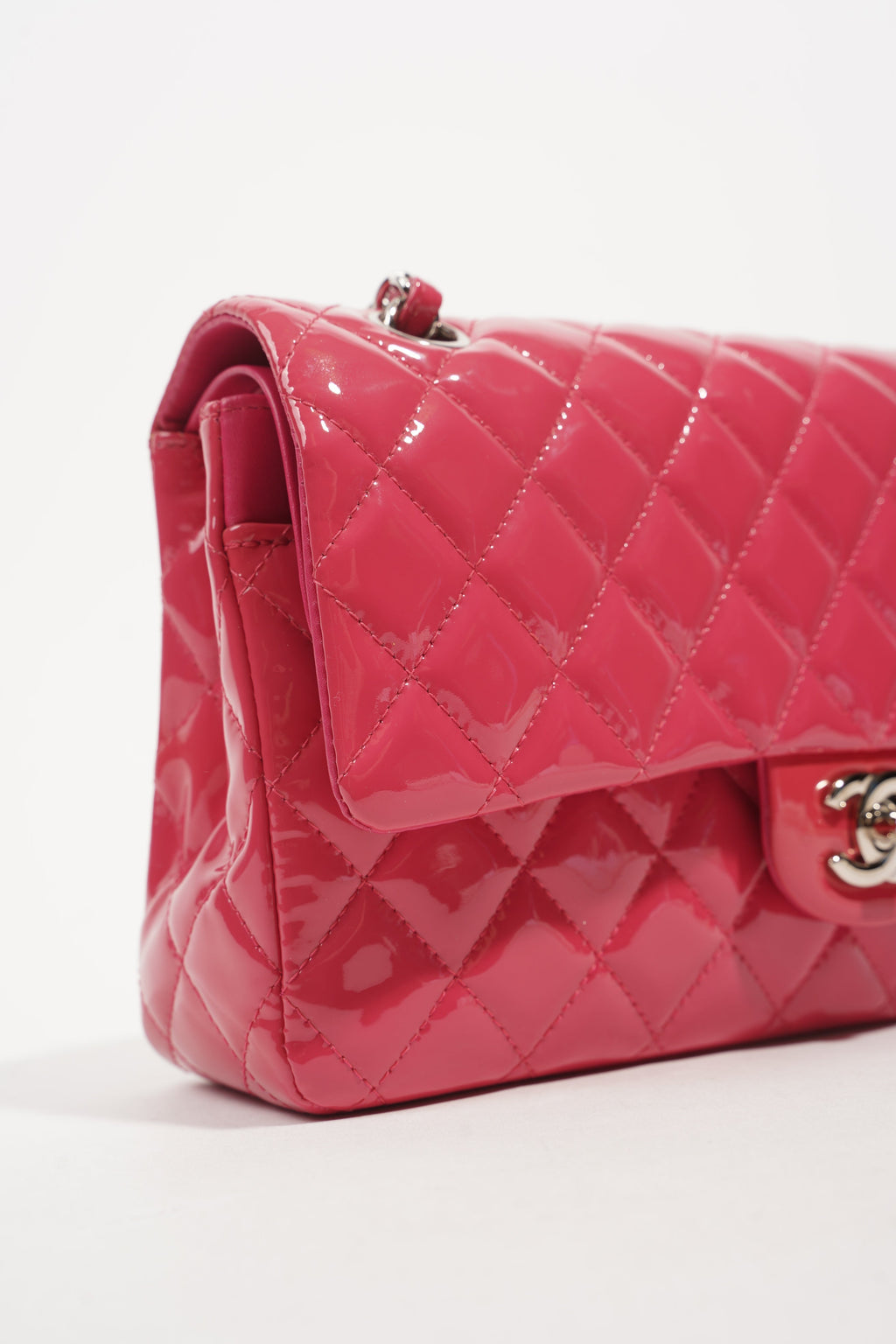 Chanel Womens Classic Flap Patent Pink Medium