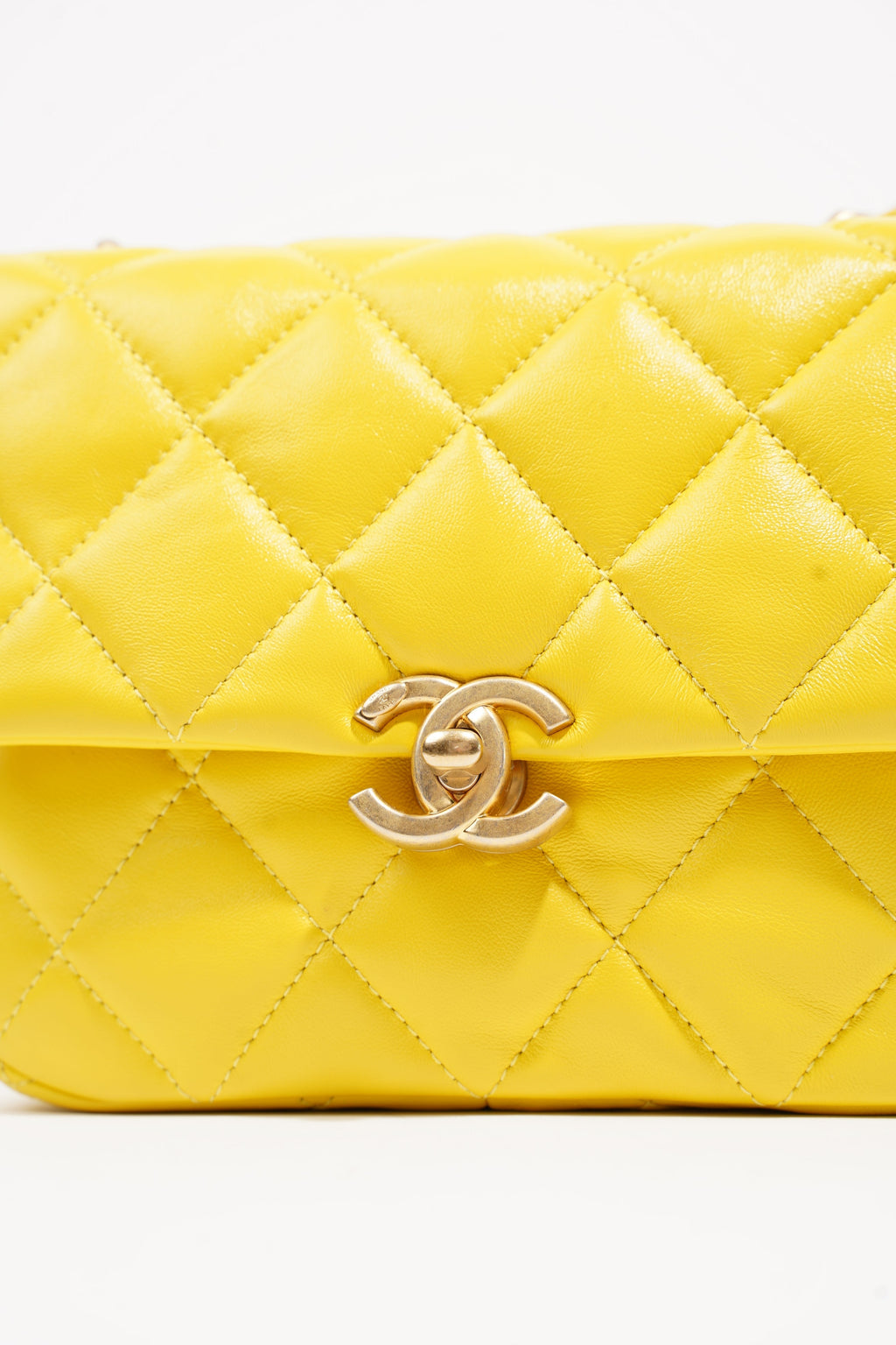 Chanel Womens Candy Chain CC Quilted Lambskin Flap Bag Mini