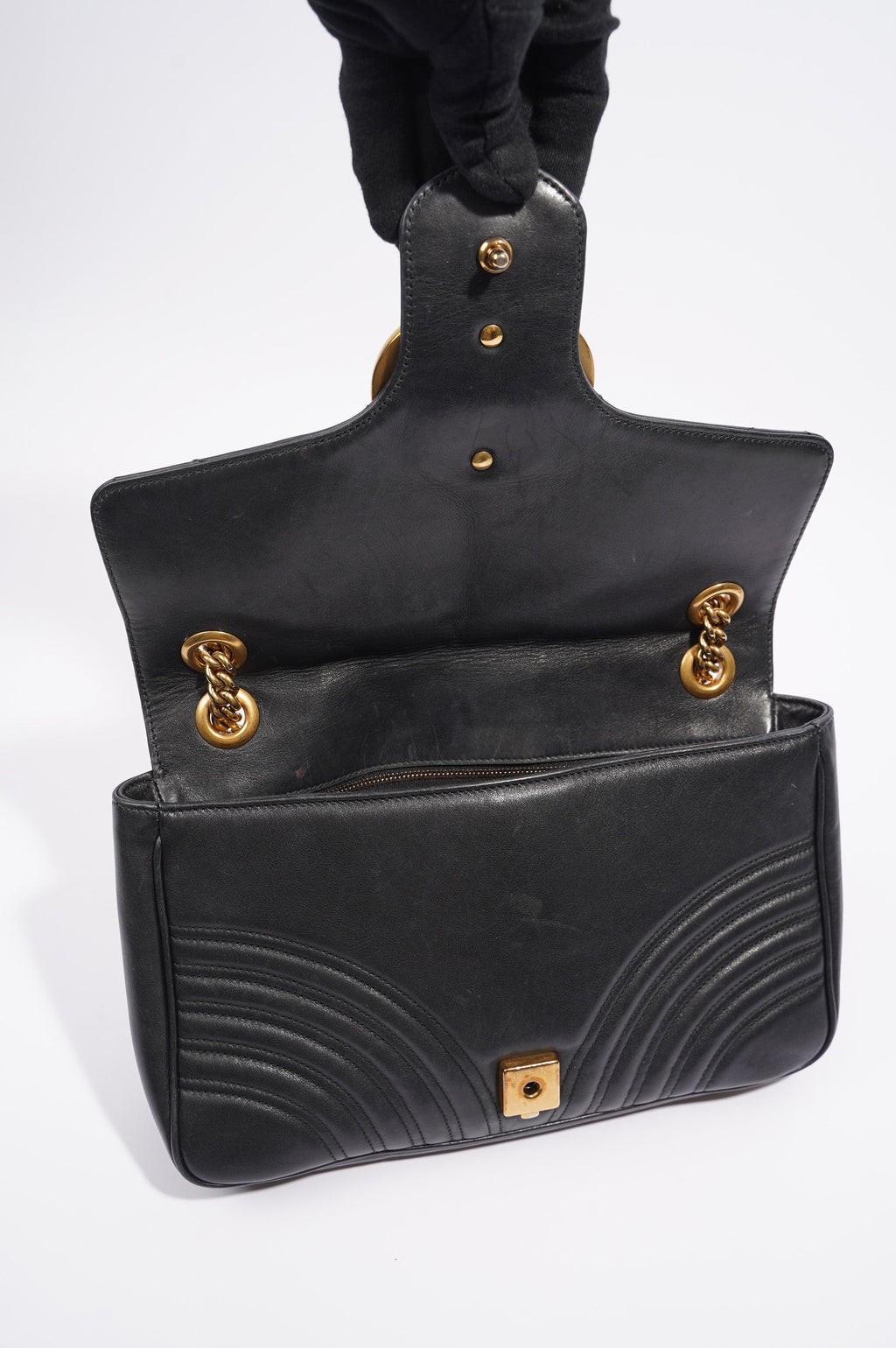Gucci Womens Marmont Flap Bag Black Leather Medium
