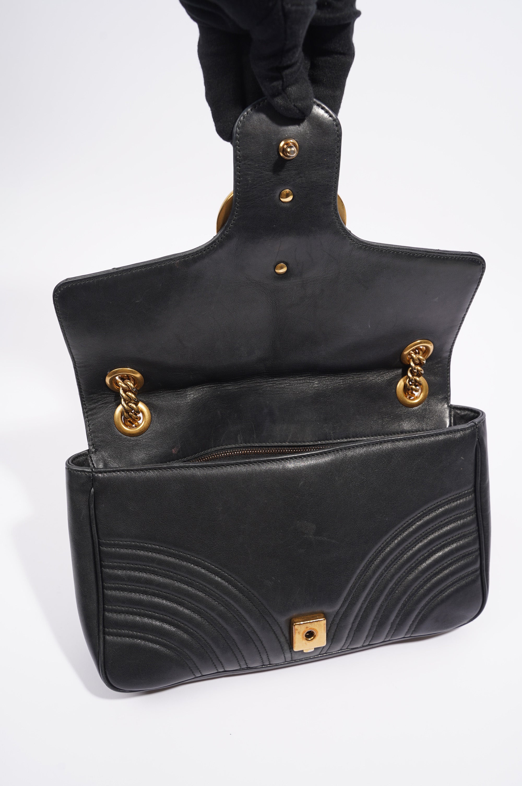Gucci Womens Marmont Flap Bag Black Leather Medium