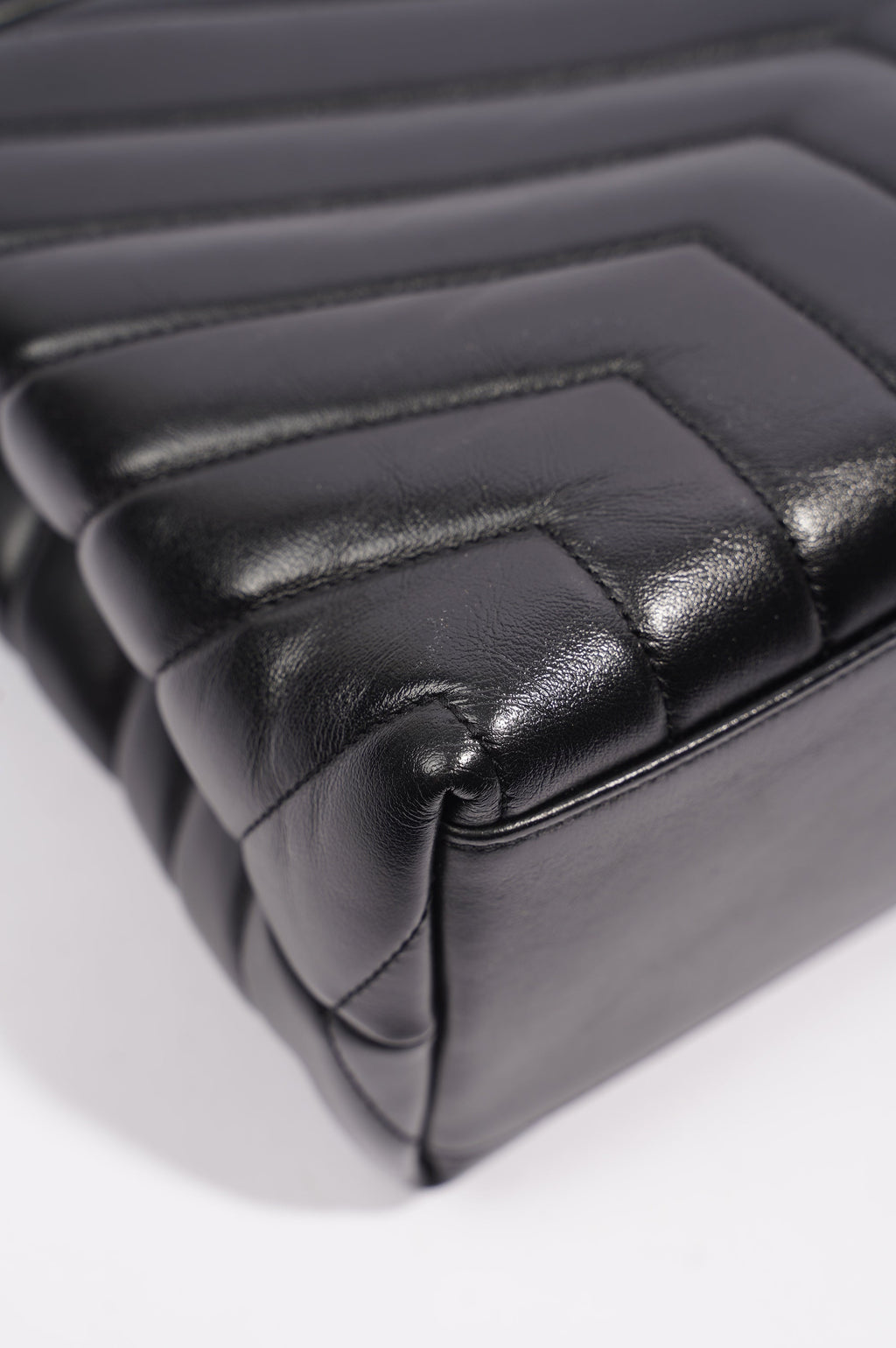 Saint Laurent Womens Lou Lou Bag Black Leather Medium