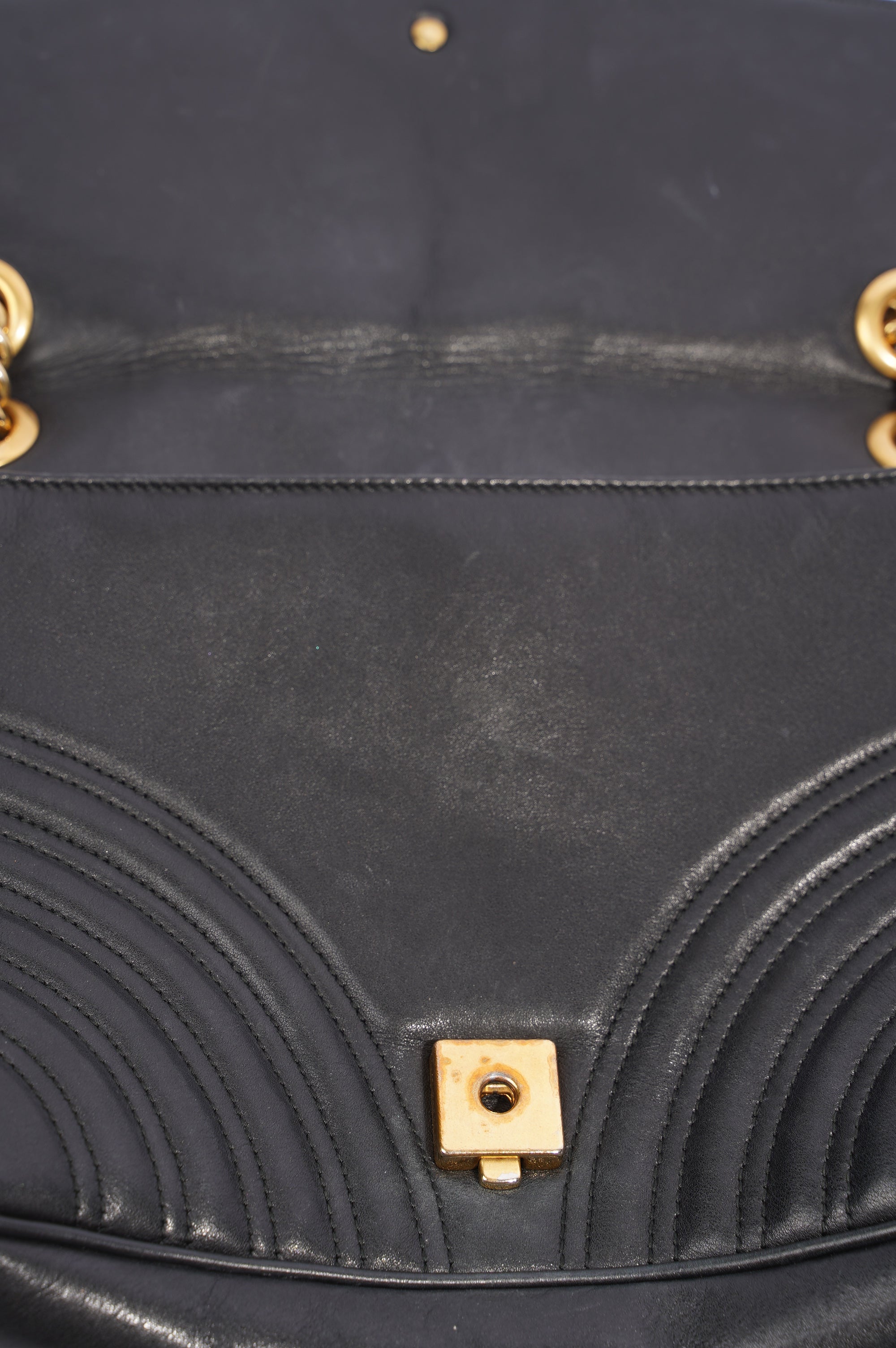 Gucci Womens Marmont Flap Bag Black Leather Medium