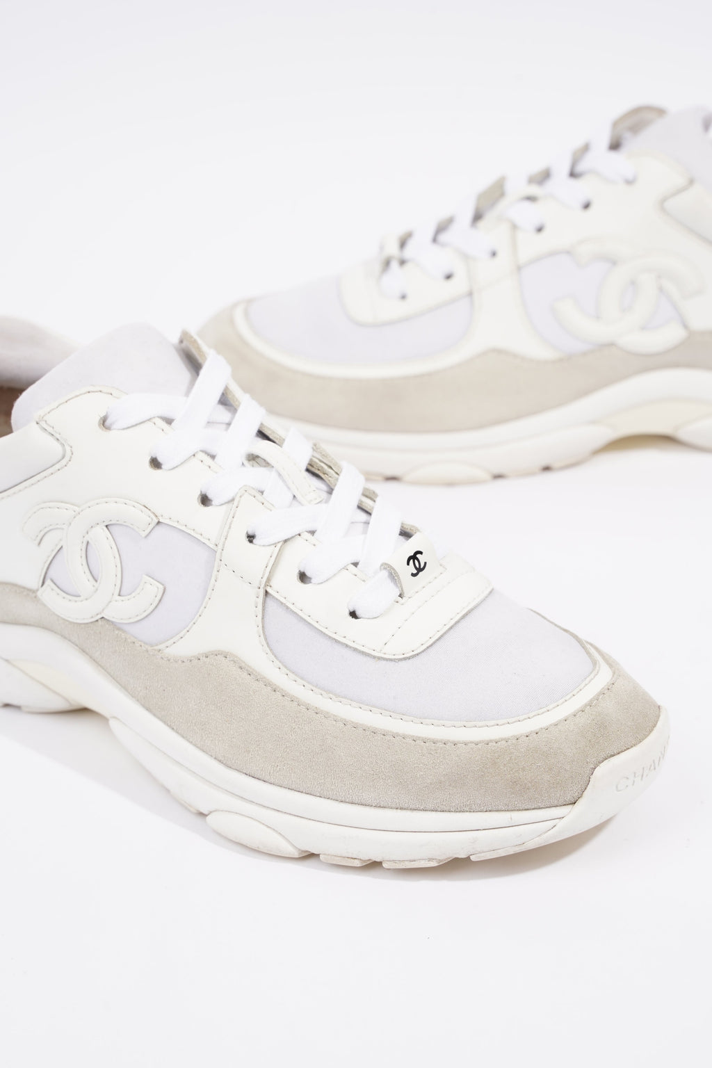 Chanel Womens CC Logo Sneaker White EU 39 / UK 6