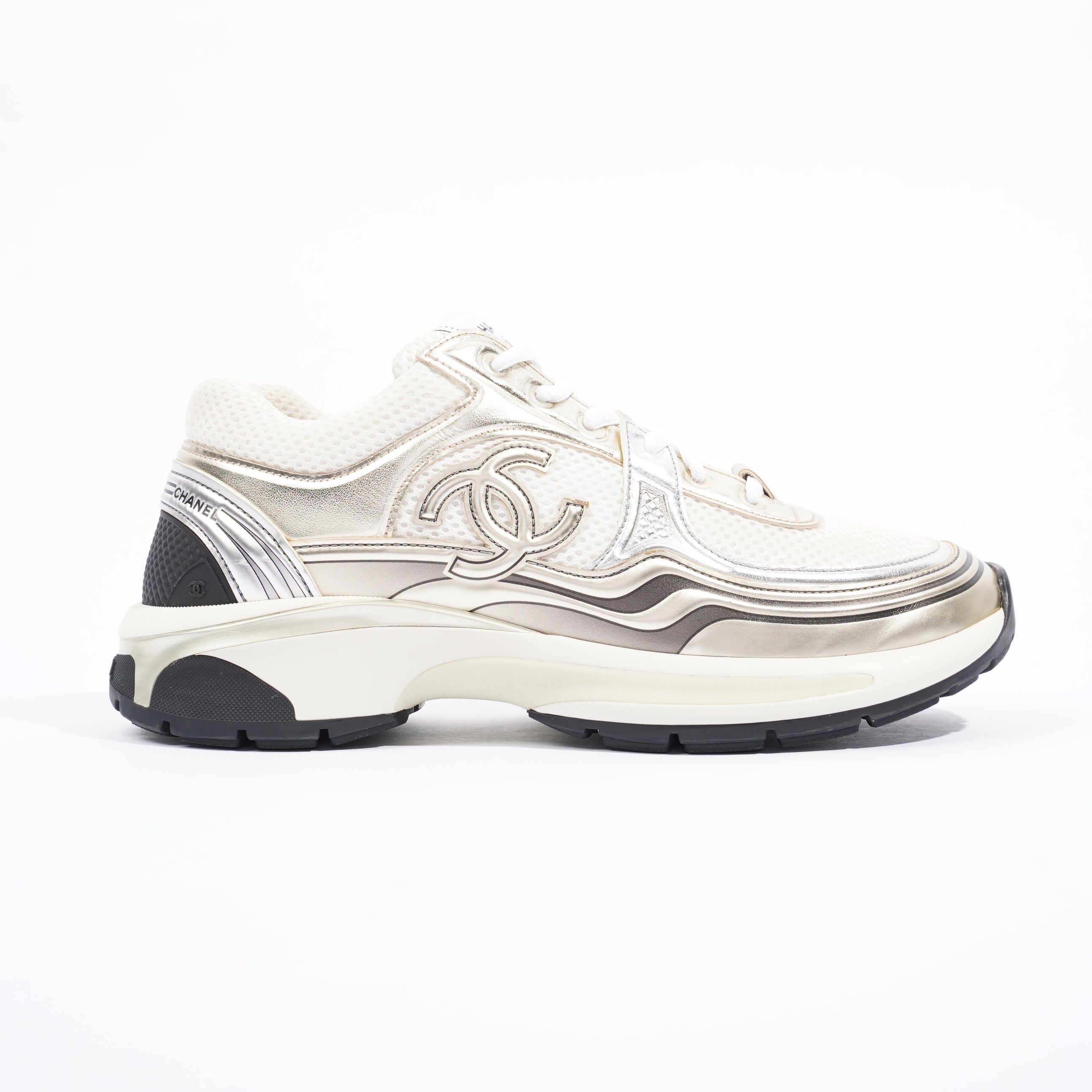 Chanel Womens CC Logo White / Gold EU 39.5 / UK 6.5