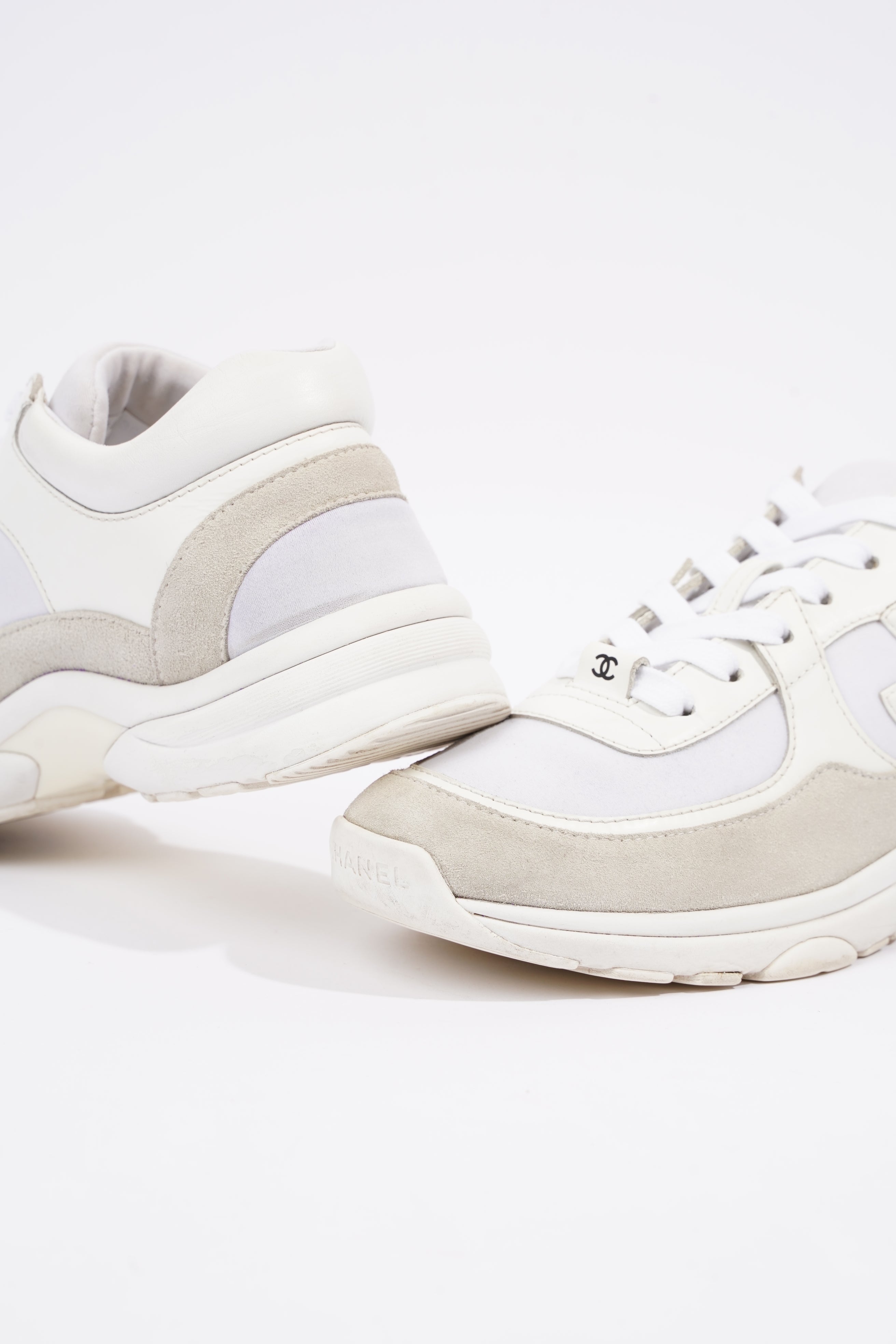 Chanel Womens CC Logo Sneaker White EU 39 / UK 6