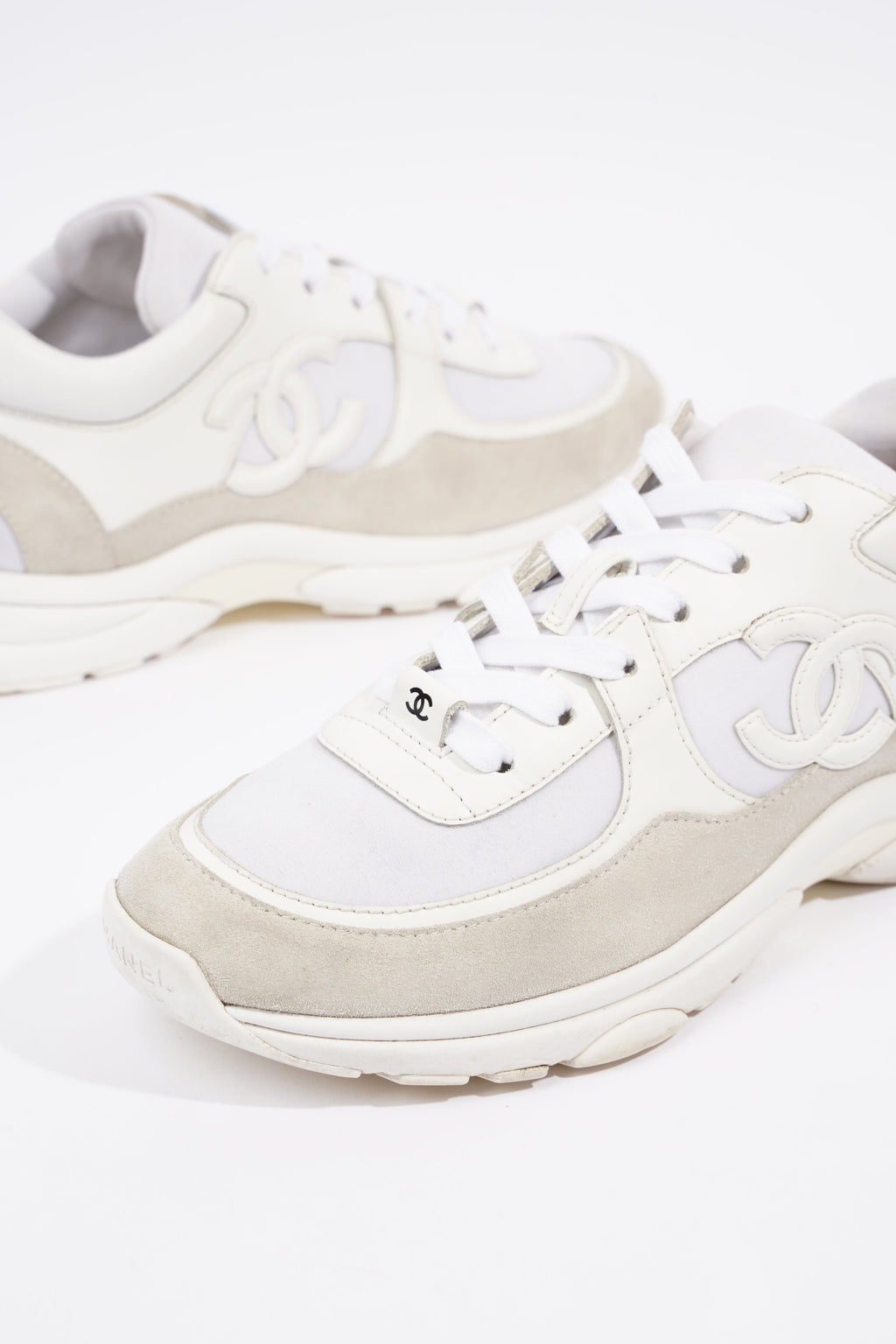 Chanel Womens CC Logo Sneaker White EU 39 / UK 6