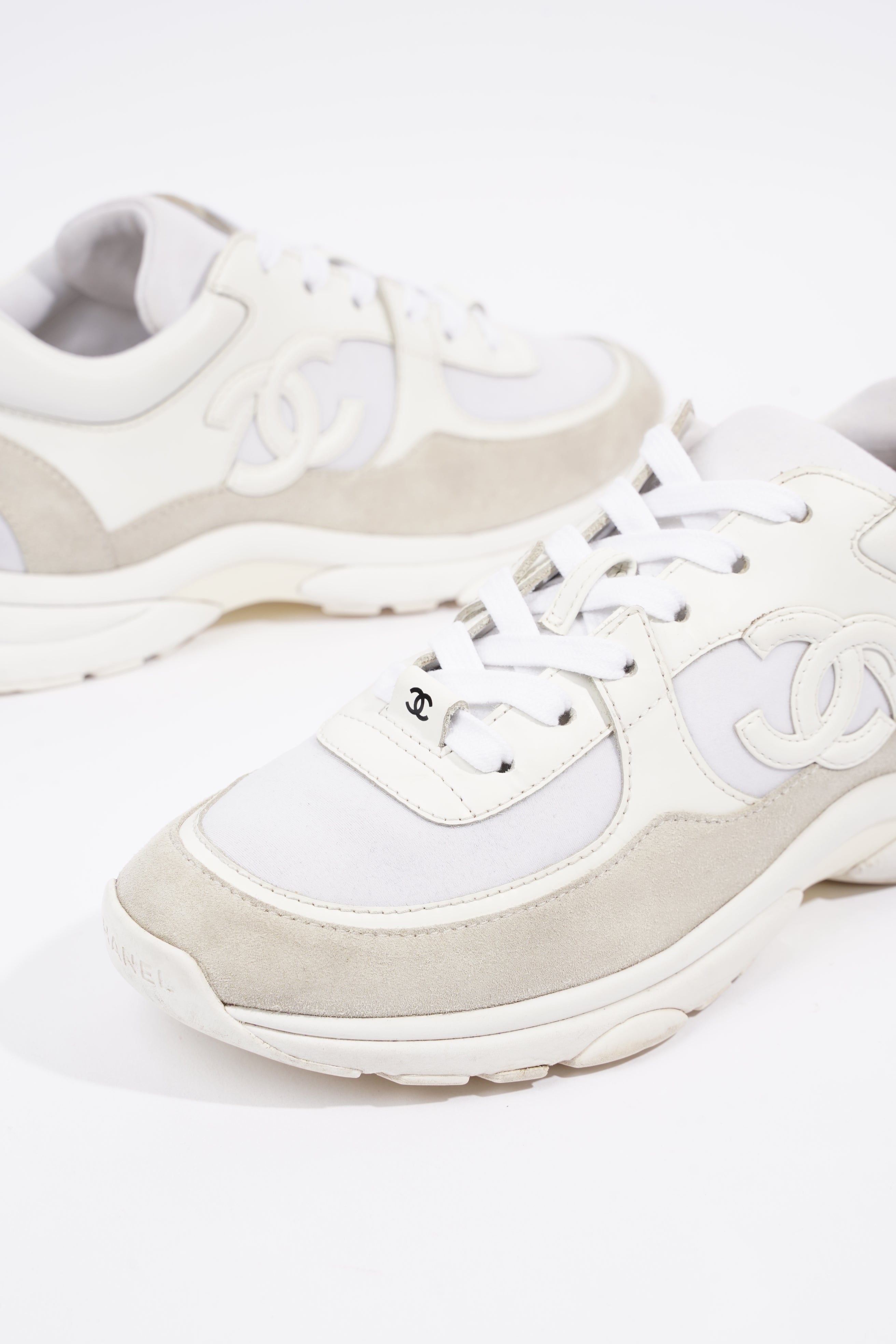 Chanel Womens CC Logo Sneaker White EU 39 / UK 6