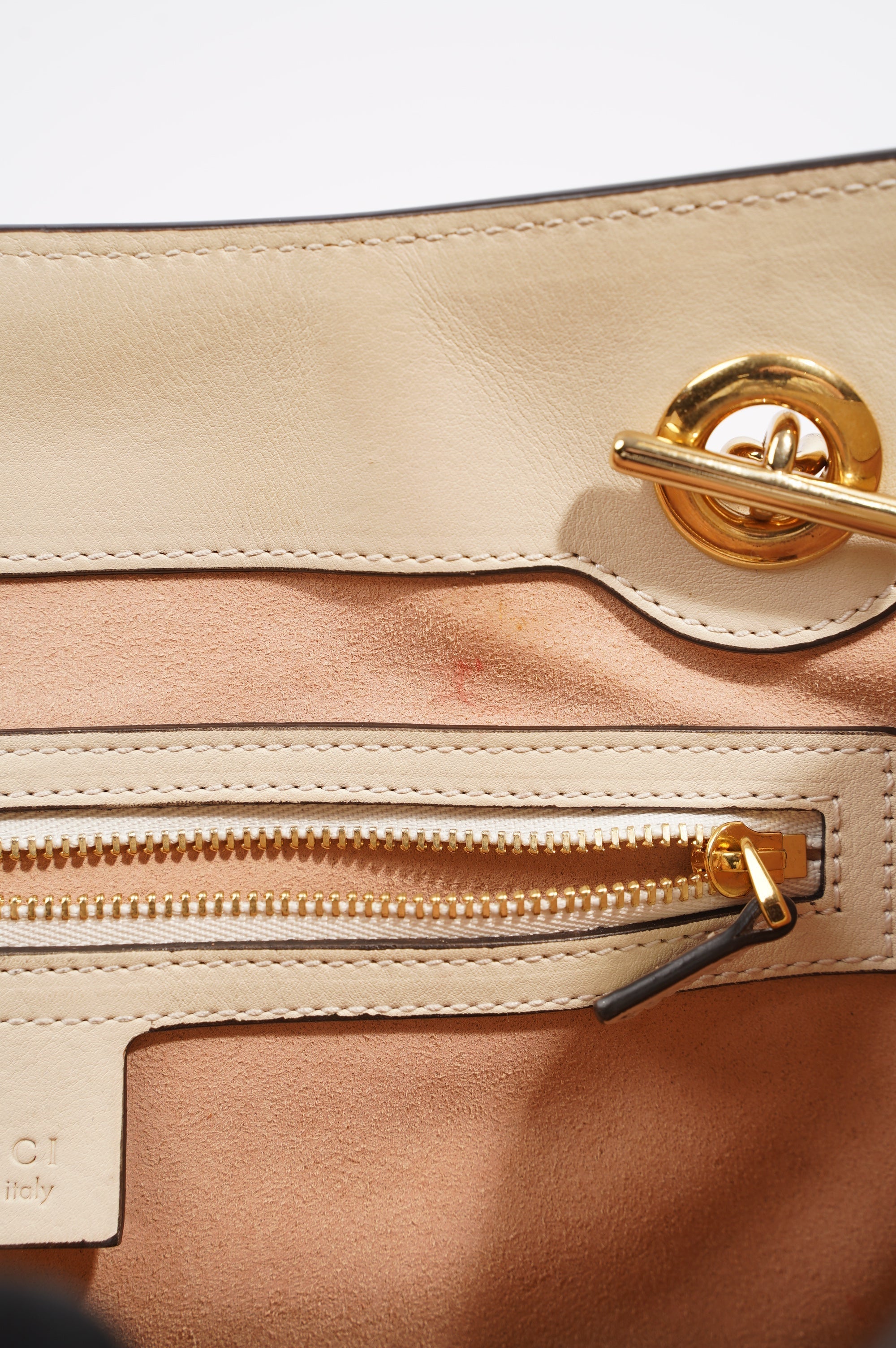 Gucci Womens Padlock Bag Supreme / White Medium