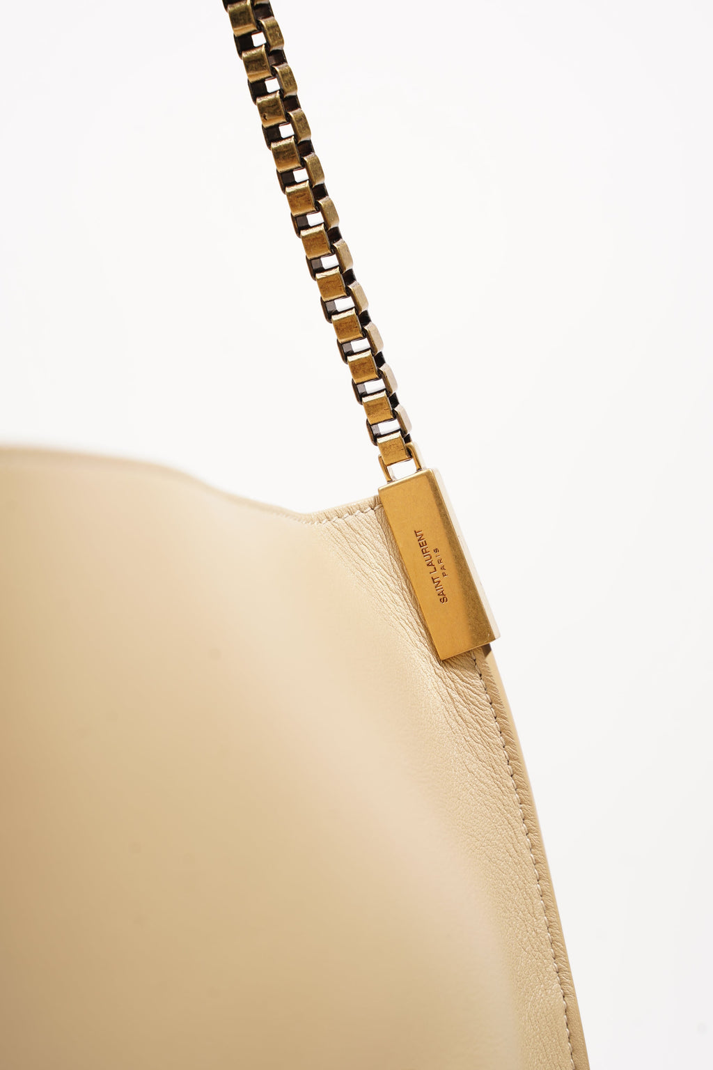 Saint Laurent Womens Suzanne Hobo Bag Medium