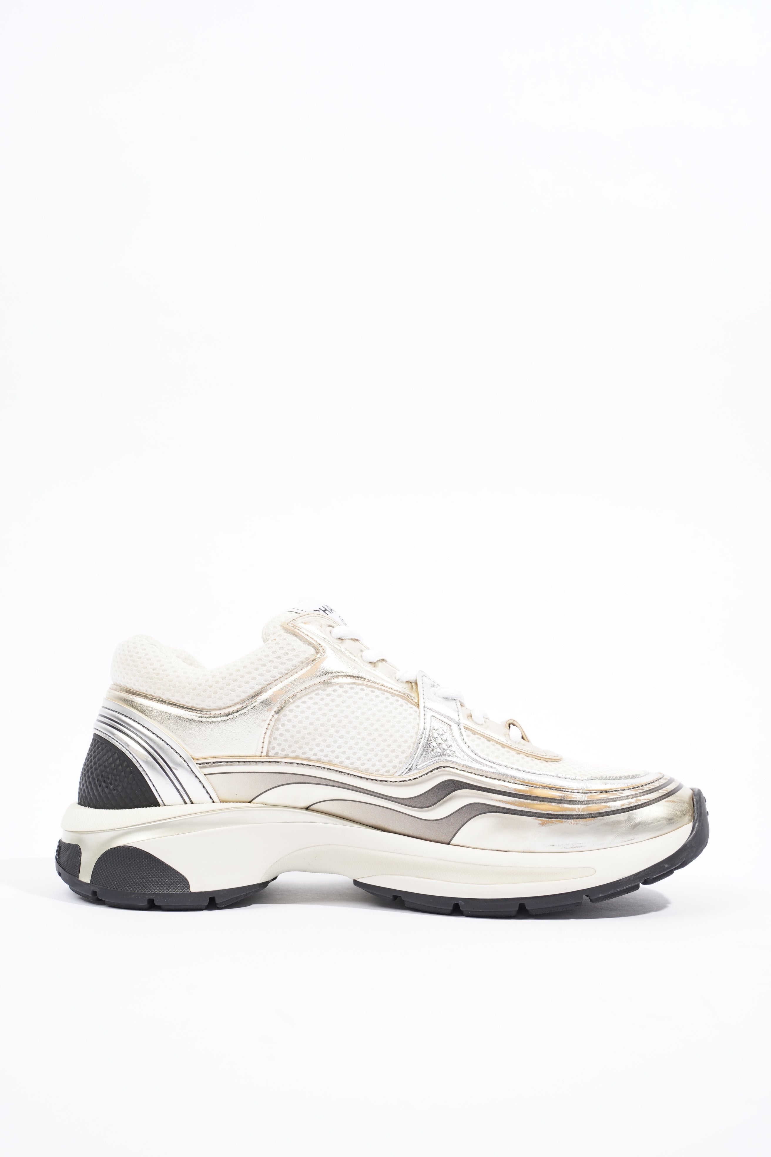 Chanel Womens CC Logo White / Gold EU 39.5 / UK 6.5