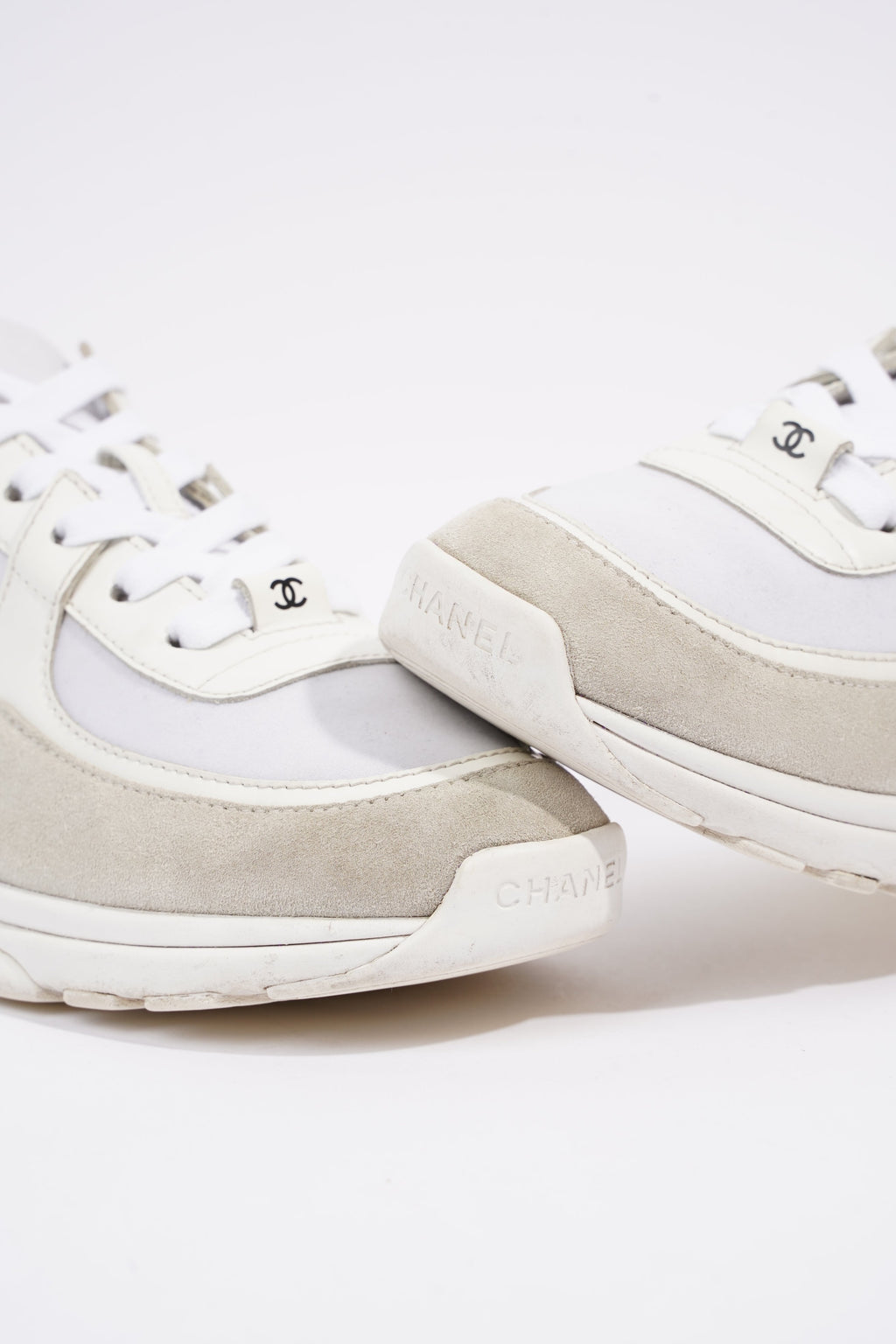 Chanel Womens CC Logo Sneaker White EU 39 / UK 6