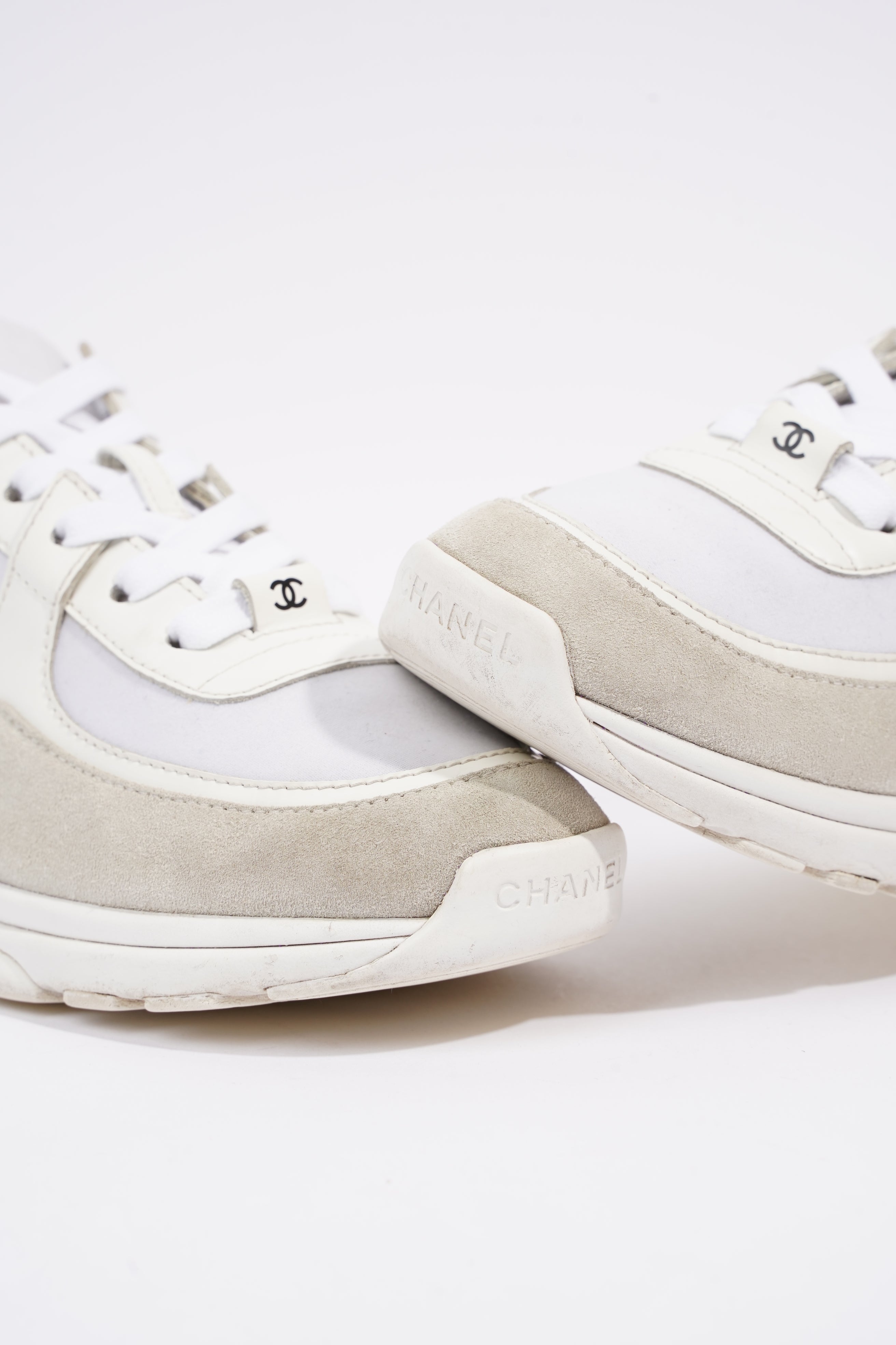 Chanel Womens CC Logo Sneaker White EU 39 / UK 6
