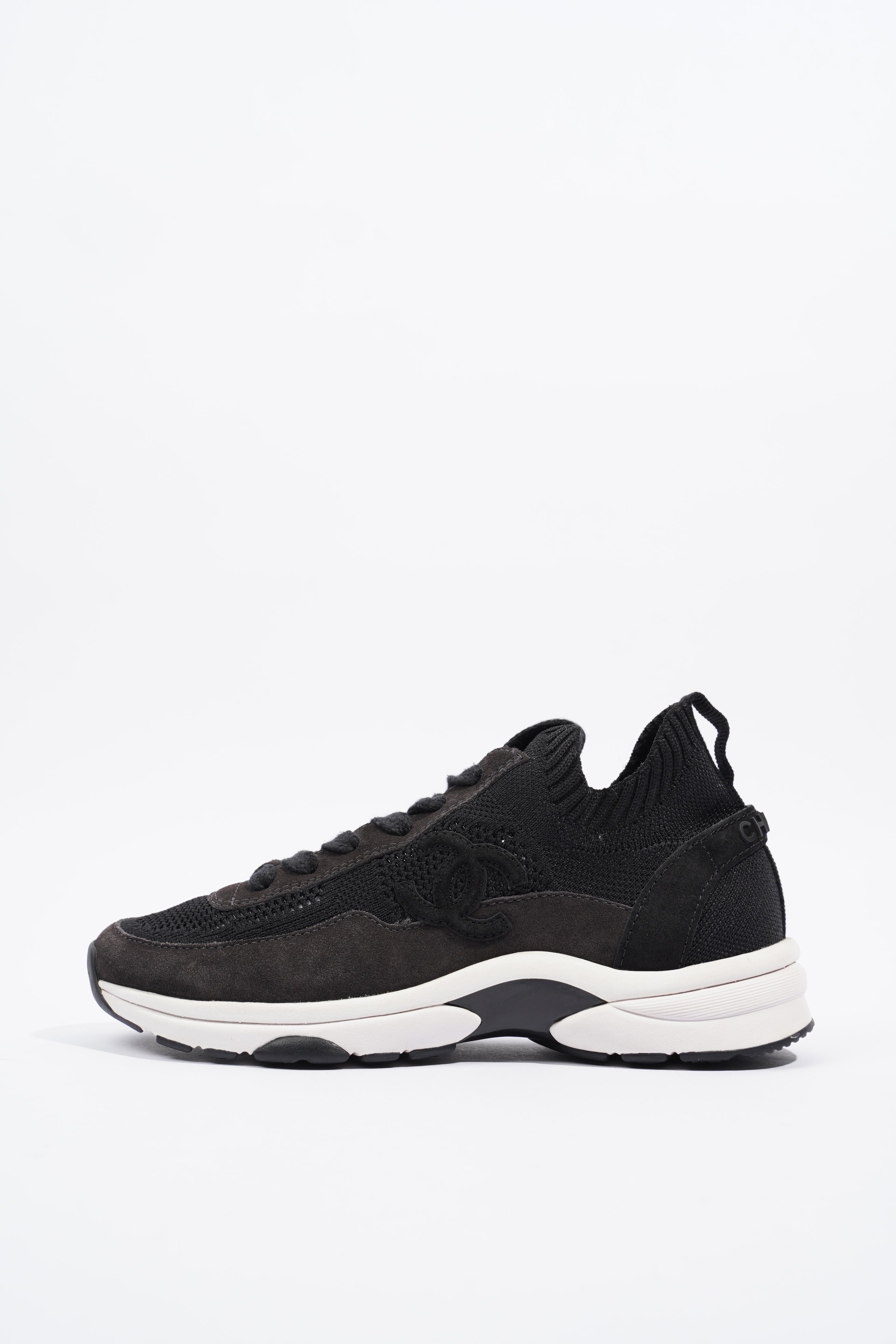 Chanel CC Knit Sneaker Black / White EU 37 / UK 4