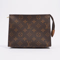 Louis Vuitton Womens Toiletry Monogram 19