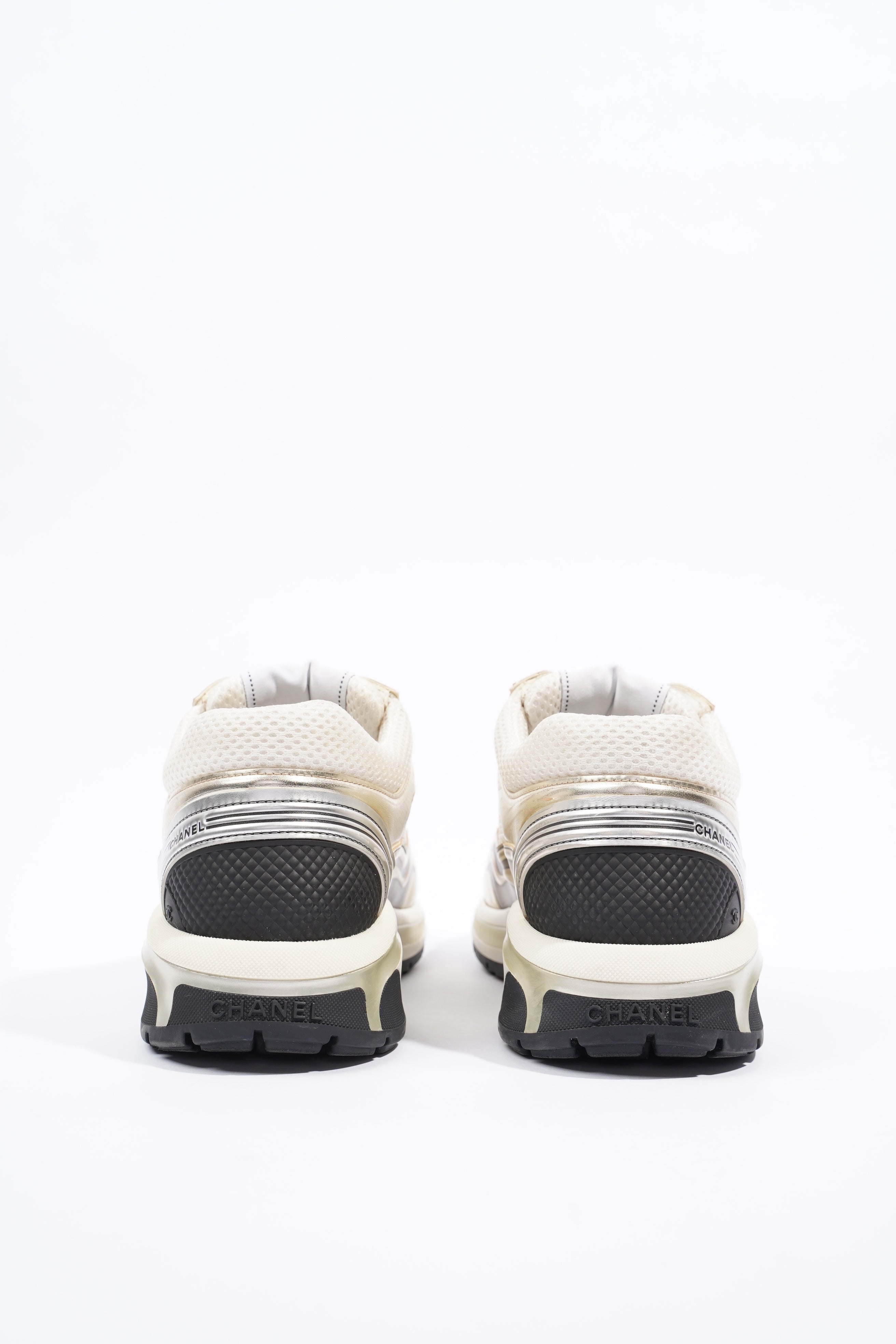 Chanel Womens CC Logo White / Gold EU 39.5 / UK 6.5