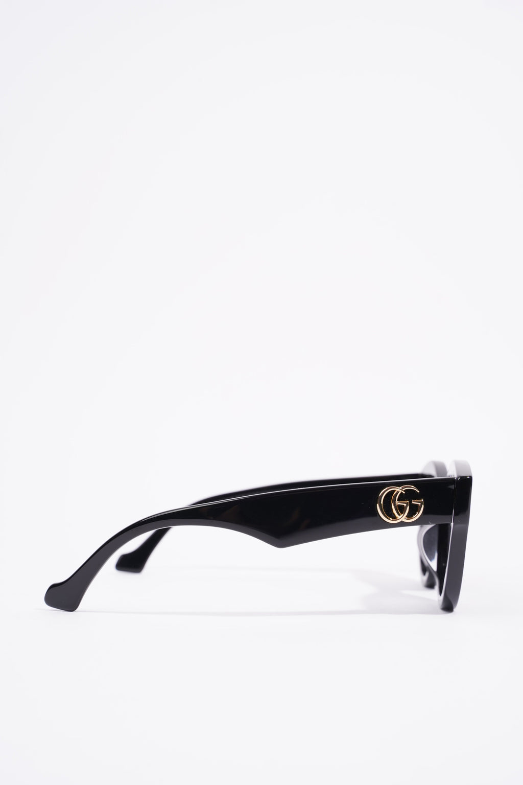 Gucci Cat Eye Sunglasses Black Acetate 145