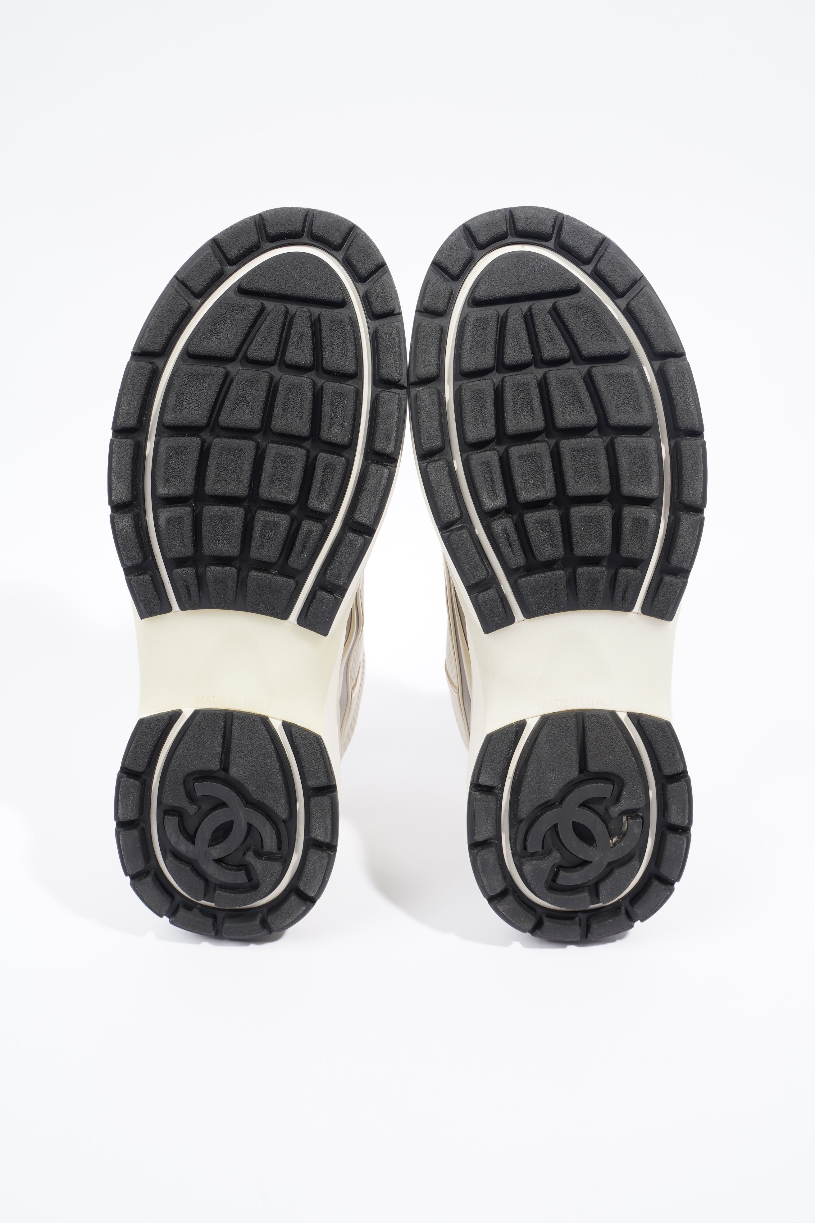 Chanel Womens CC Logo White / Gold EU 39.5 / UK 6.5