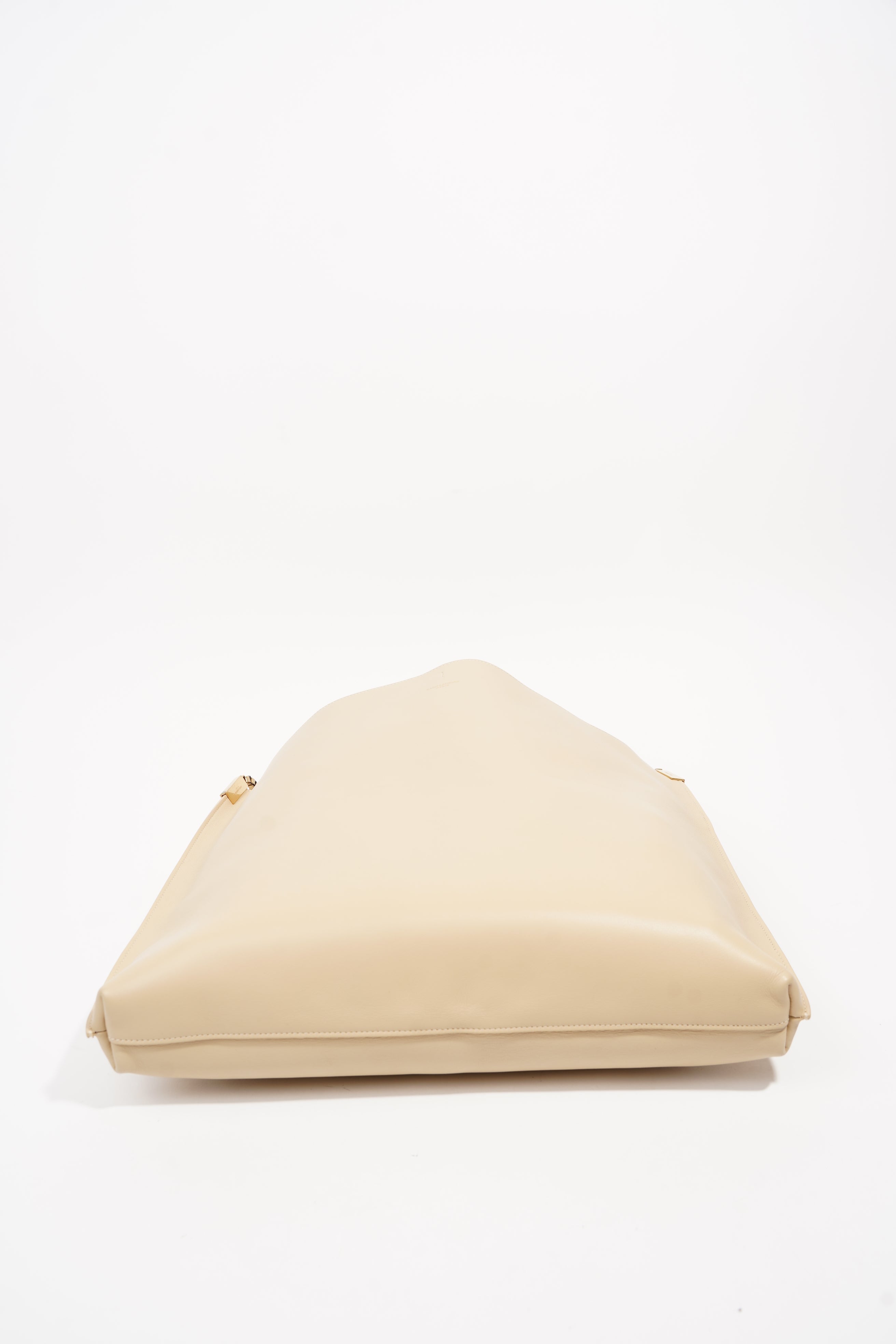 Saint Laurent Womens Suzanne Hobo Bag Medium