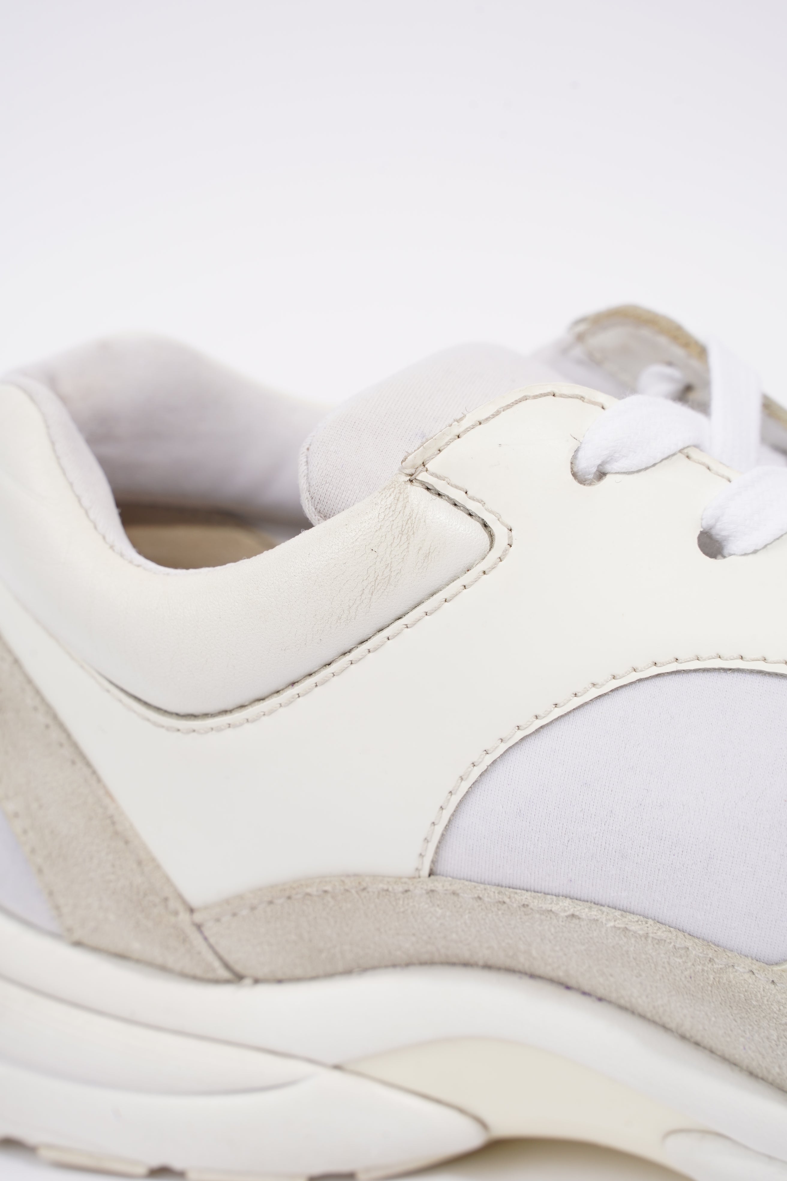 Chanel Womens CC Logo Sneaker White EU 39 / UK 6