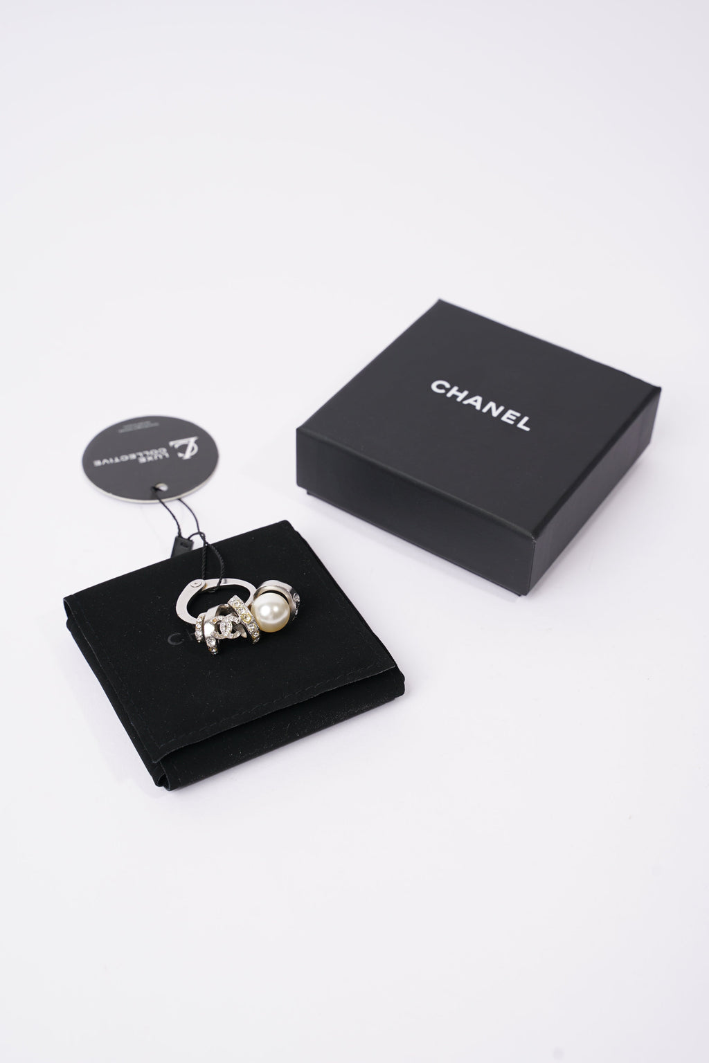 Chanel Womens Multi Ring Silver / Pearl / Crystal 54