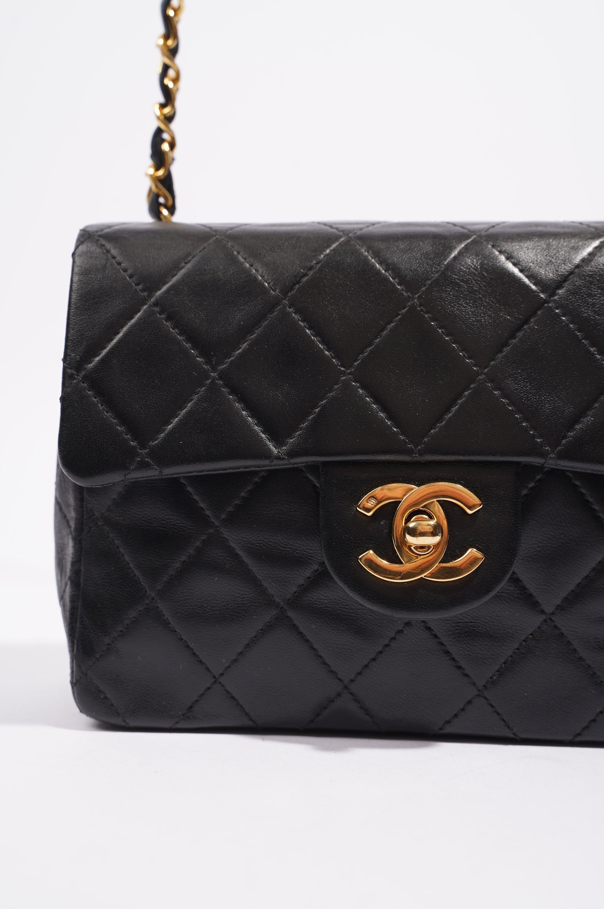 Chanel Womens Vintage Lambskin Square Flap Bag Black / Gold Mini