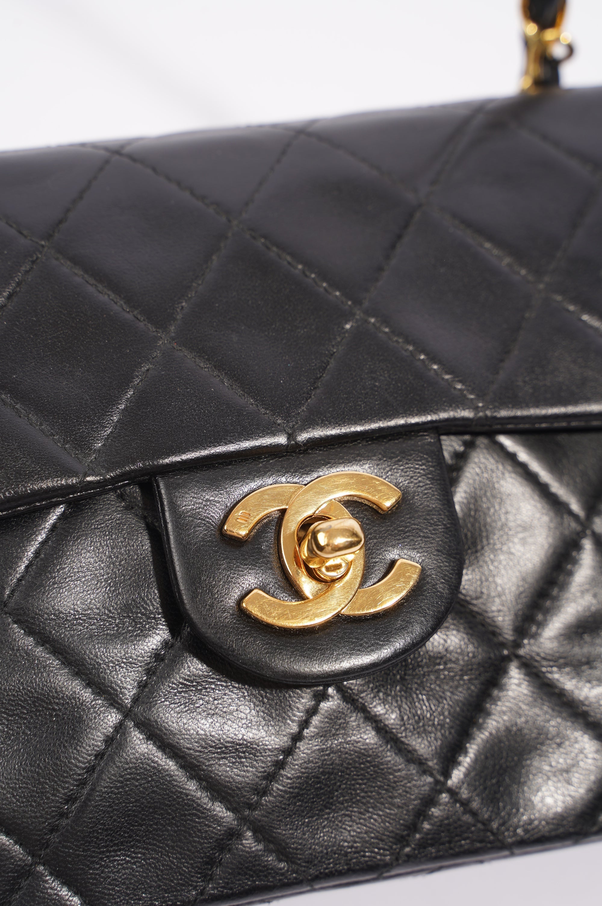 Chanel Womens Vintage Lambskin Square Flap Bag Black / Gold Mini