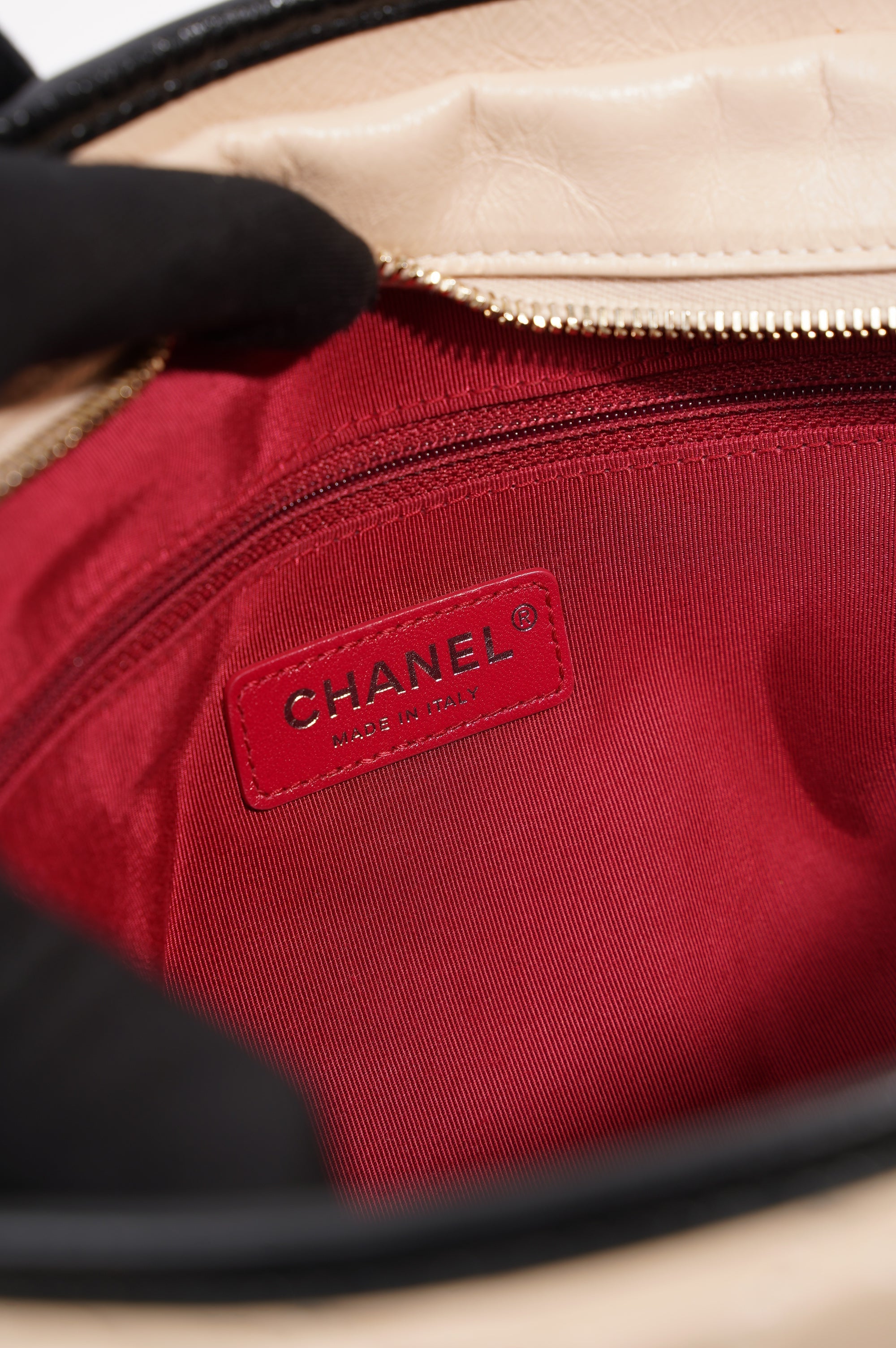 Chanel Womens Gabrielle Bag Large