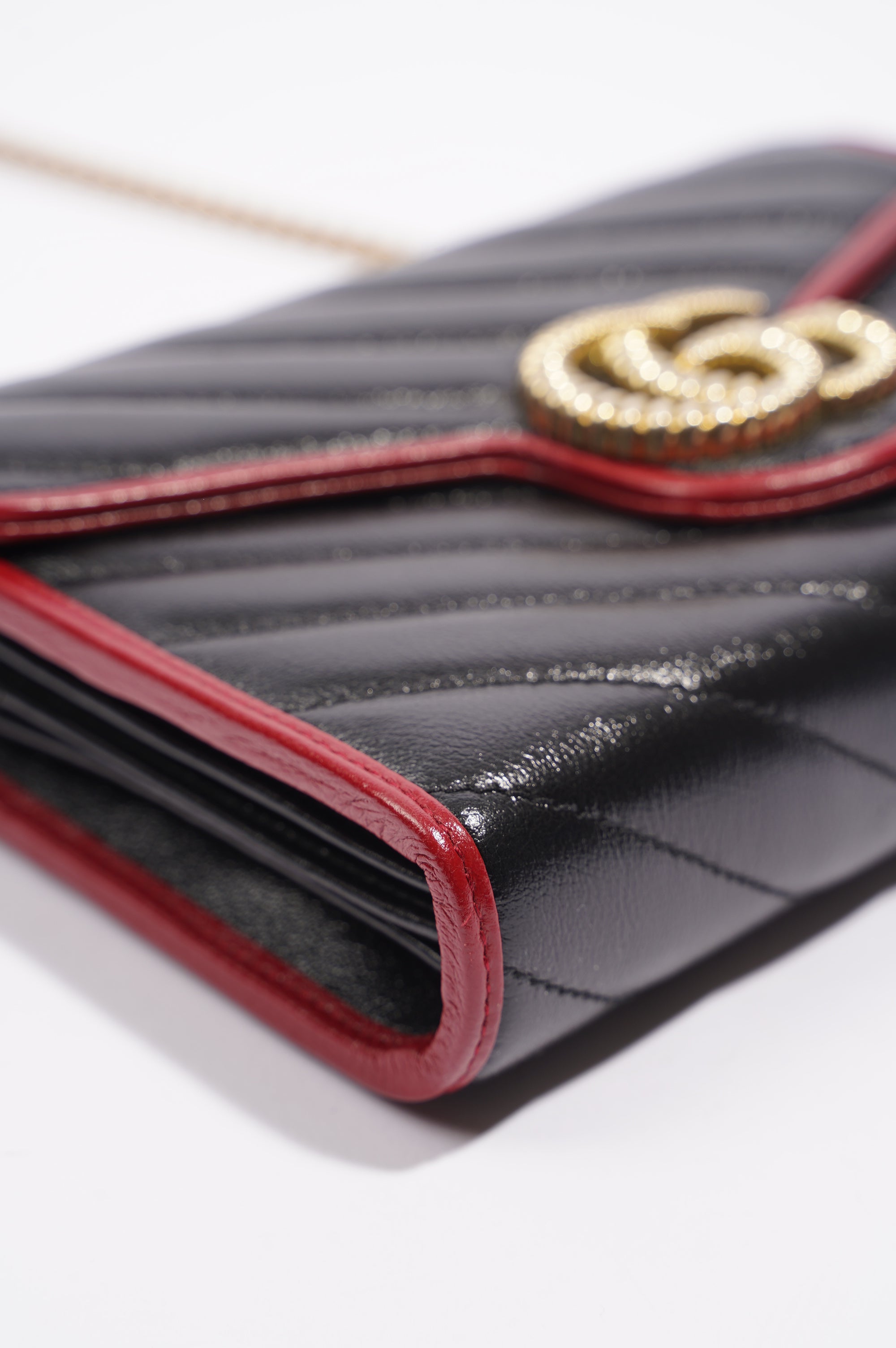 Gucci Womens Marmont Flap Chain Wallet Black / Red