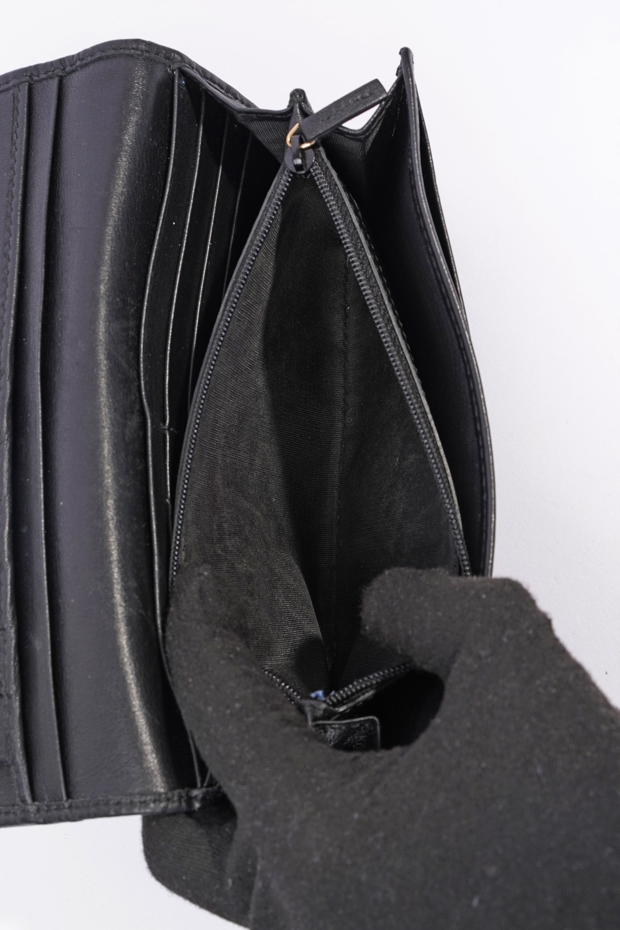 Gucci Bi-Fold Wallet Guccissima Black Leather