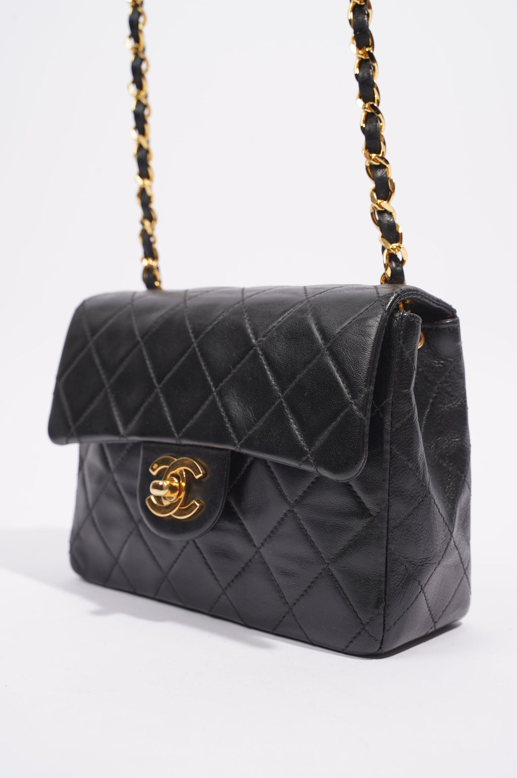 Chanel Womens Vintage Lambskin Square Flap Bag Black / Gold Mini