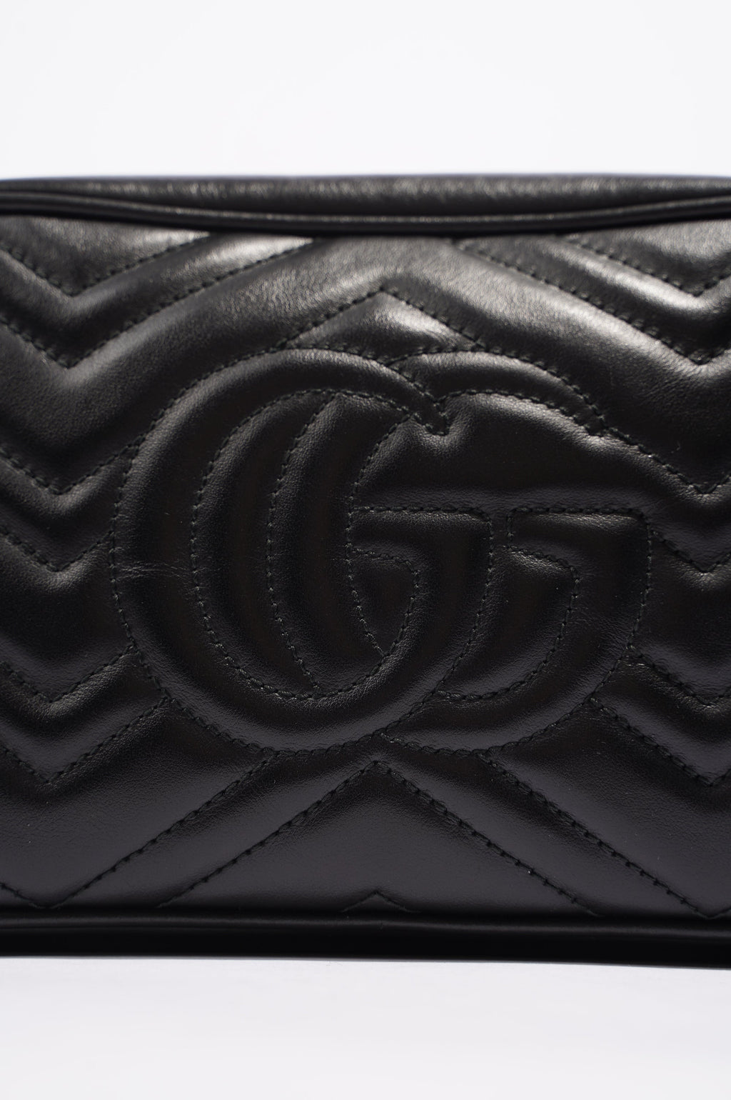 Gucci Womens Marmont Zip Black Matelasse Leather Small