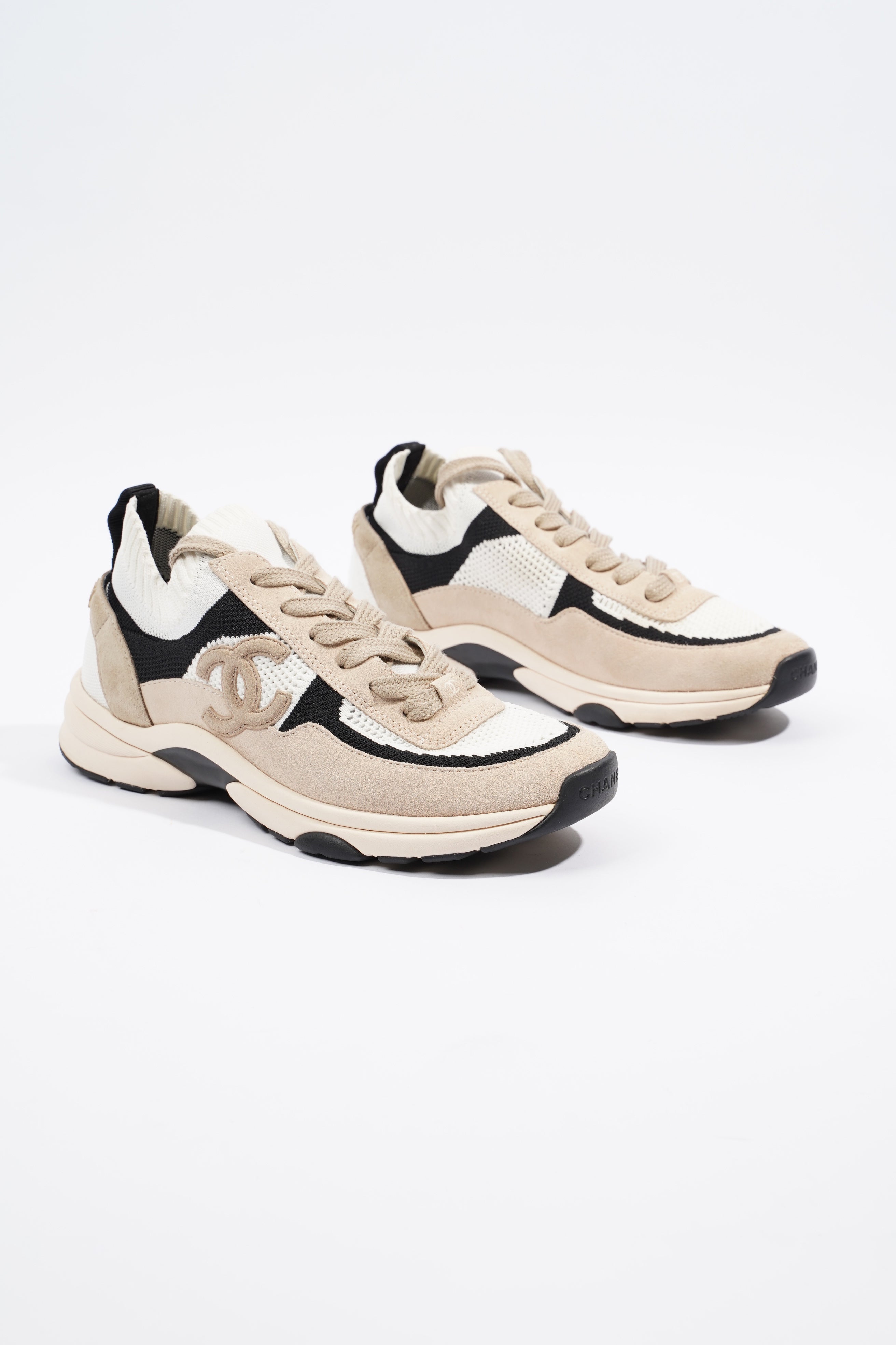Chanel Womens CC Logo Knit Runners Beige / White / Black EU 38.5 / UK 5.5