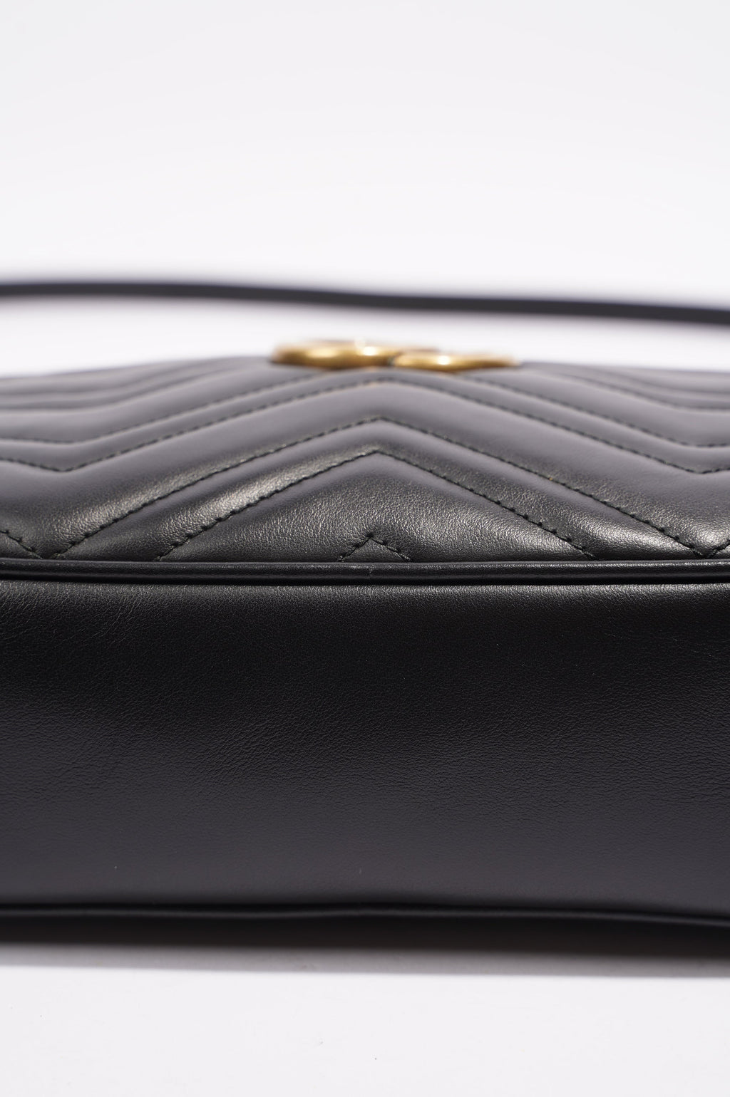 Gucci Womens Marmont Zip Black Matelasse Leather Small