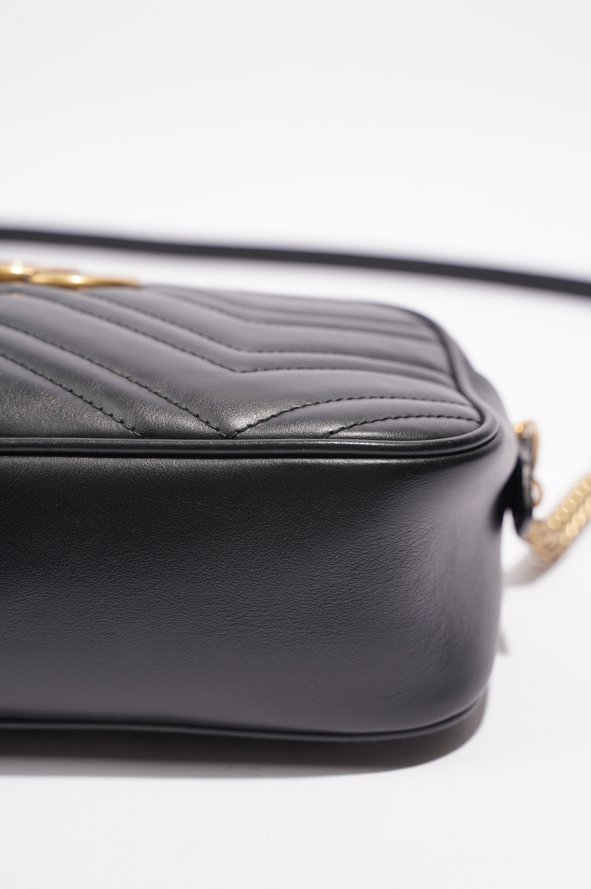 Gucci Womens Marmont Zip Black Matelasse Leather Small
