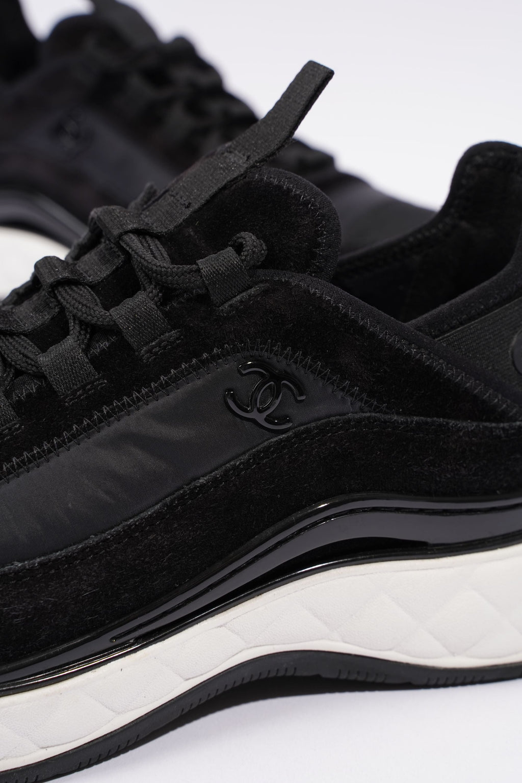 Chanel Womens CC Logo Black / White EU 39 / UK 6