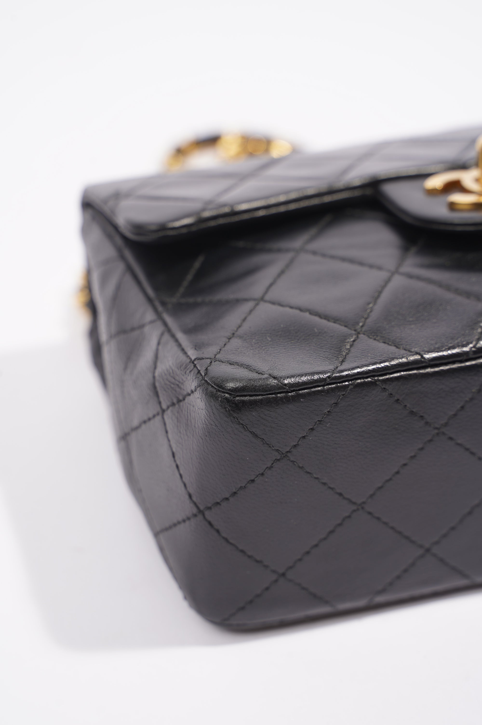Chanel Womens Vintage Lambskin Square Flap Bag Black / Gold Mini